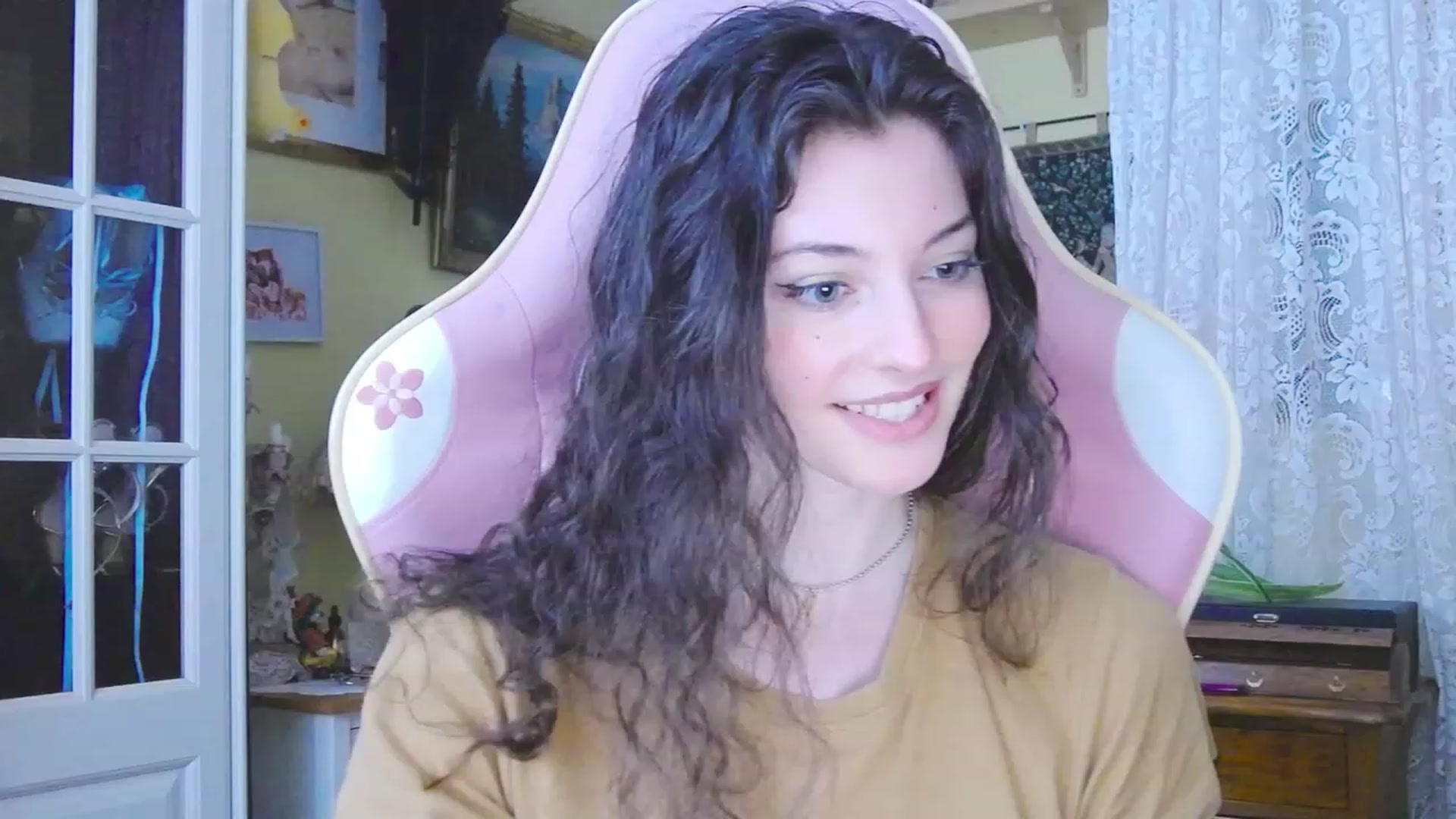 Gallery image thumbnail from viola__'s myfreecams stream on, 01/25/2024, 16:40 image 1 of 20