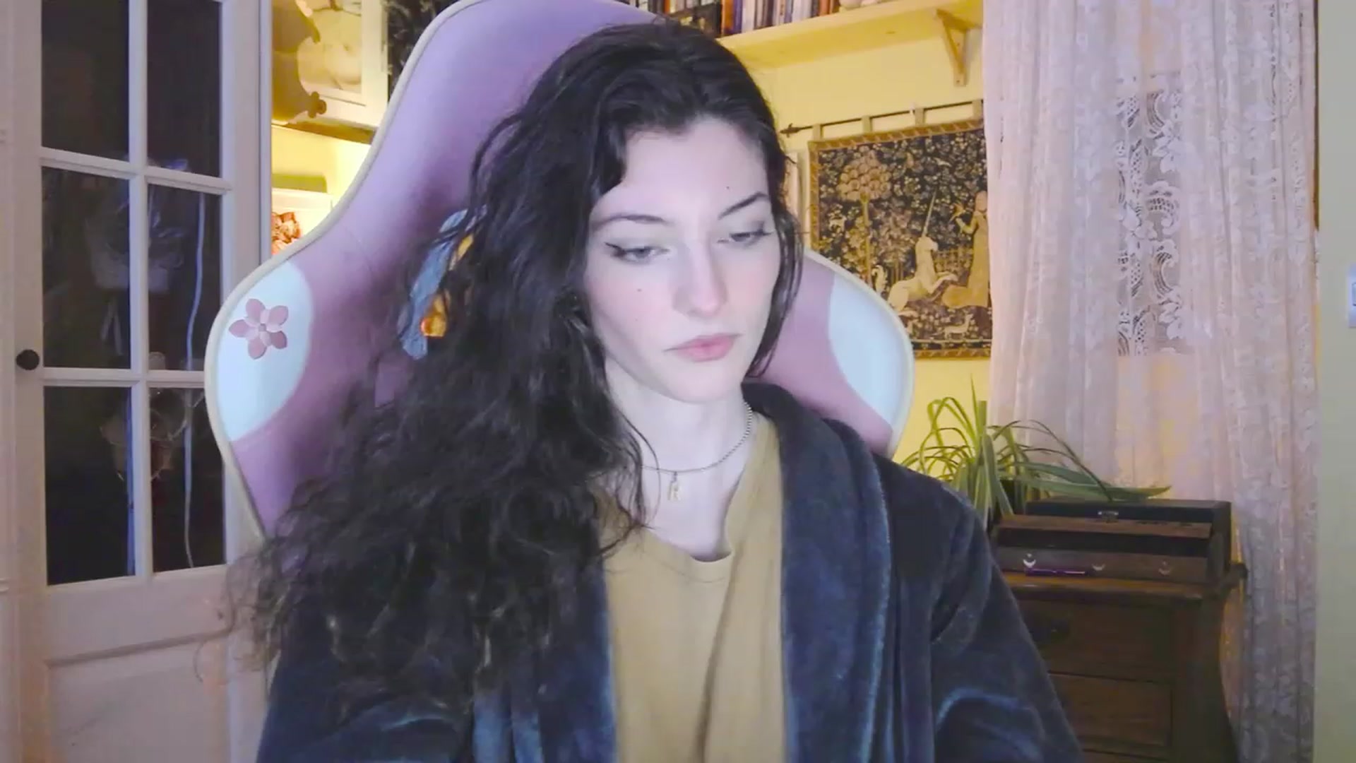 Gallery image thumbnail from viola__'s myfreecams stream on, 01/25/2024, 16:40 image 19 of 20