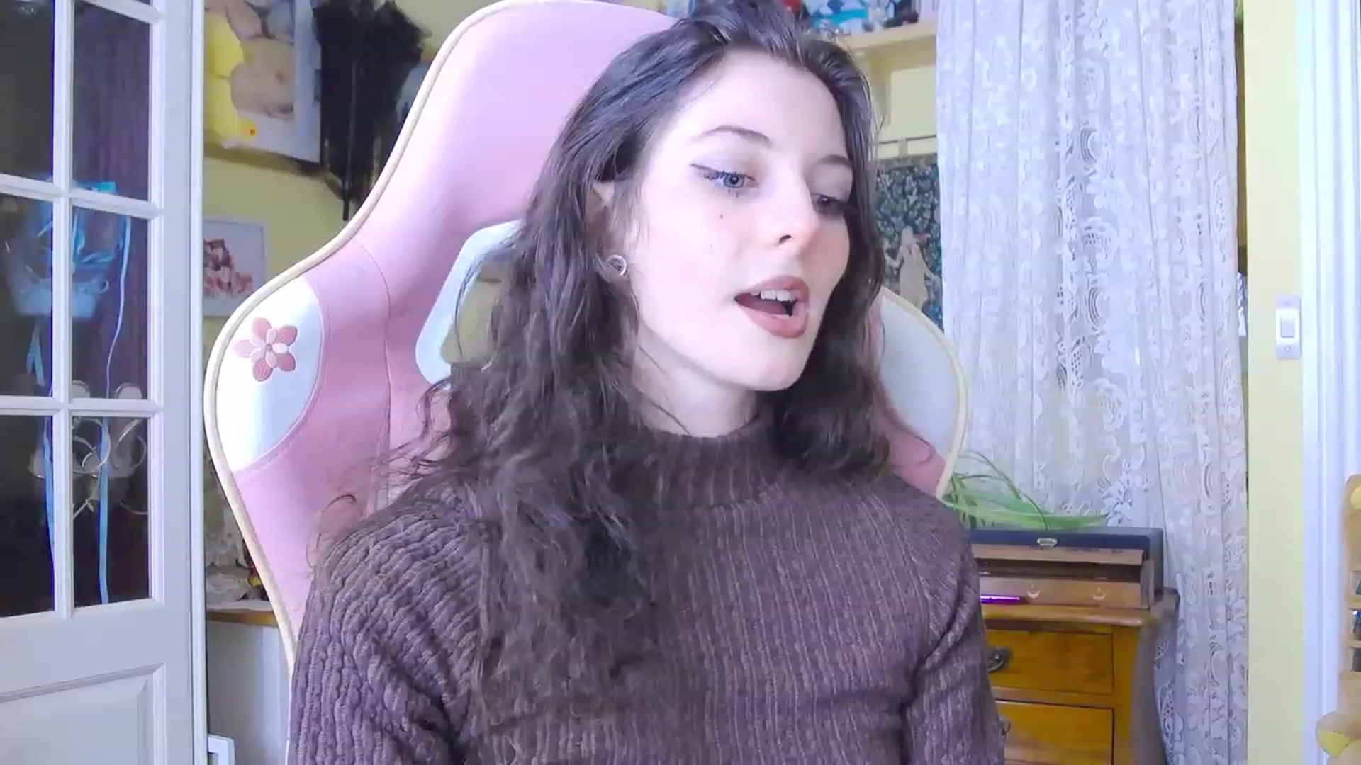 Gallery image thumbnail from viola__'s myfreecams stream on, 01/26/2024, 15:40 image 11 of 20