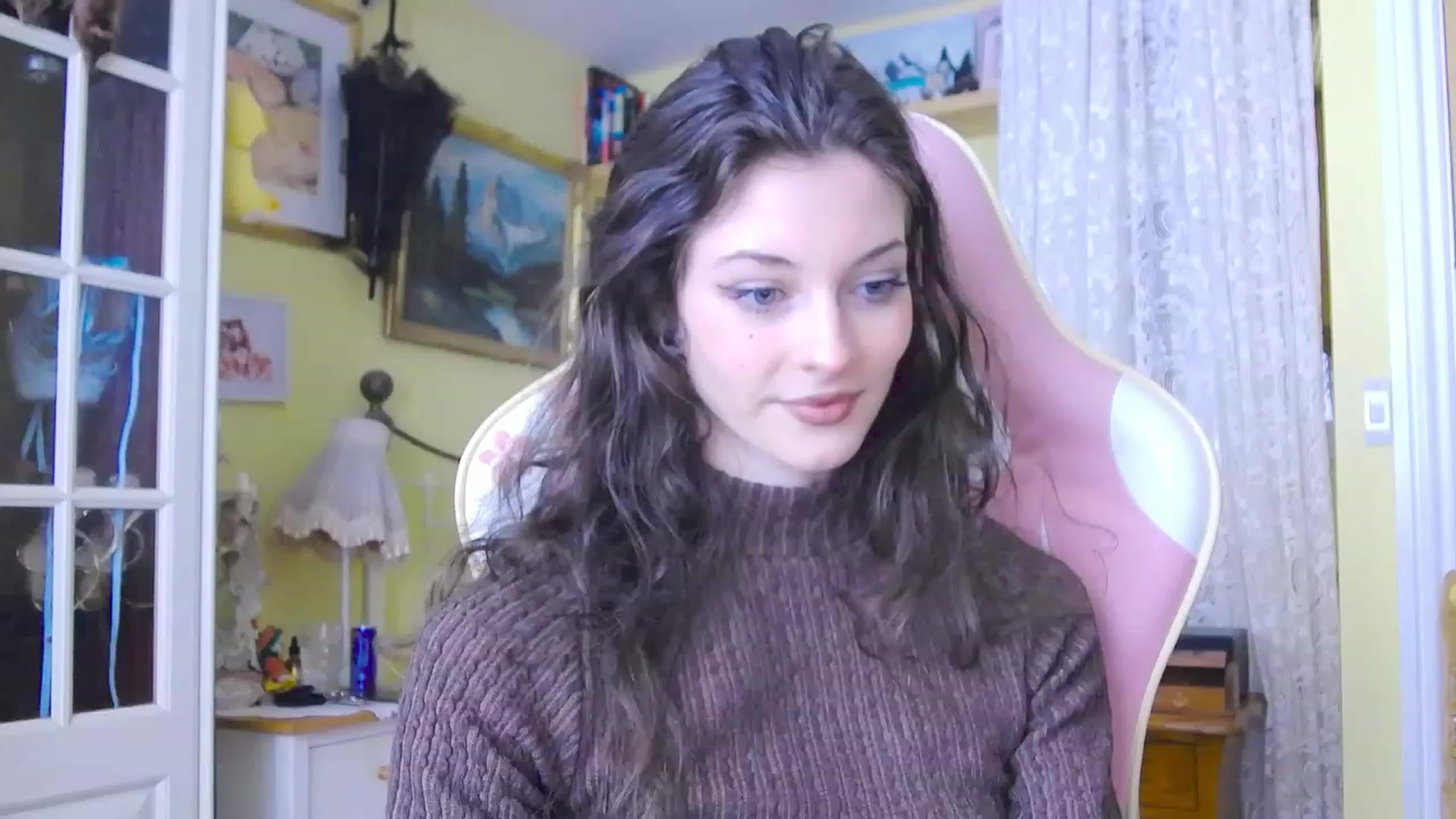 Gallery image thumbnail from viola__'s myfreecams stream on, 01/26/2024, 15:40 image 6 of 20