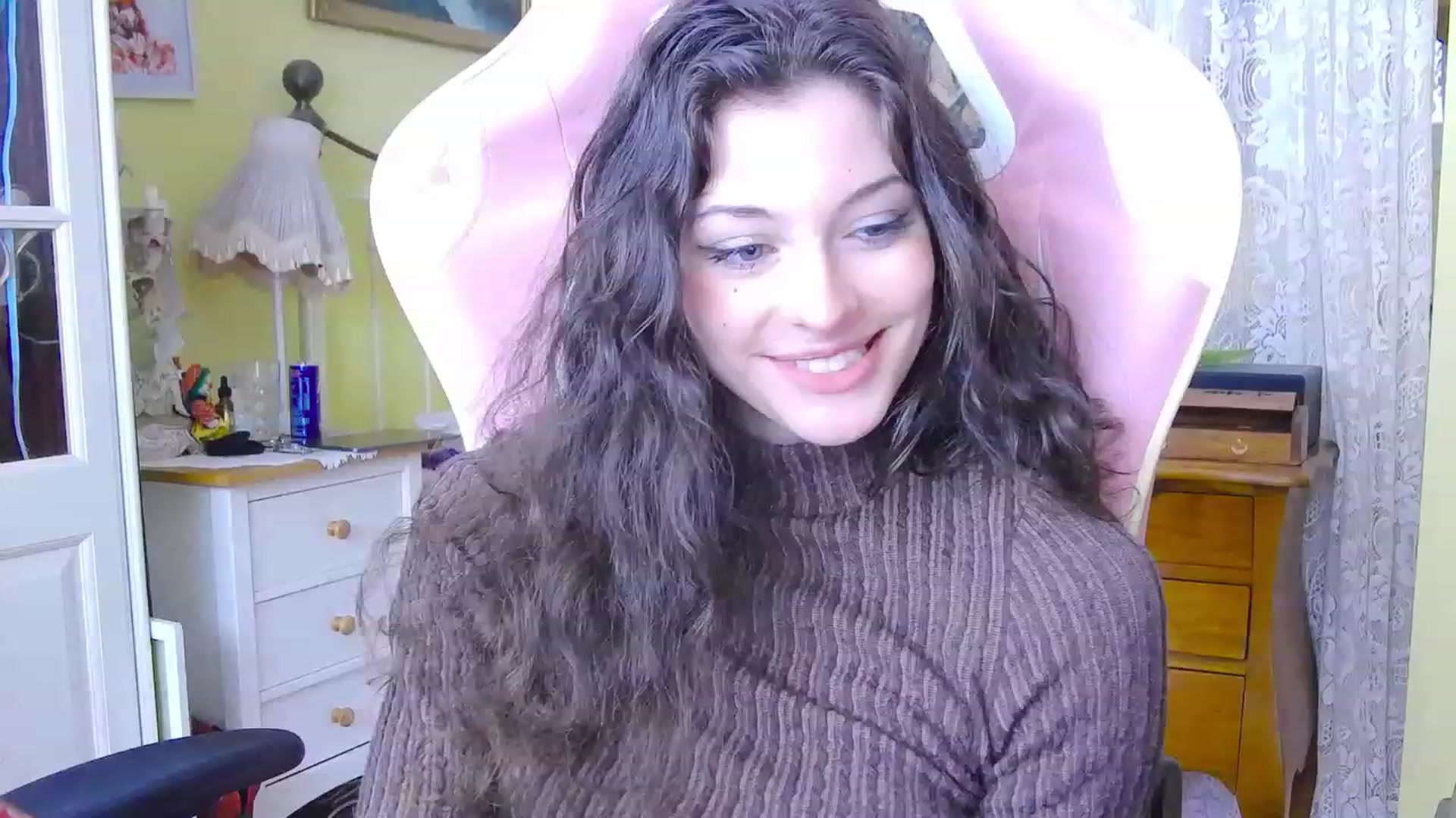 Gallery image thumbnail from viola__'s myfreecams stream on, 01/26/2024, 15:40 image 5 of 20