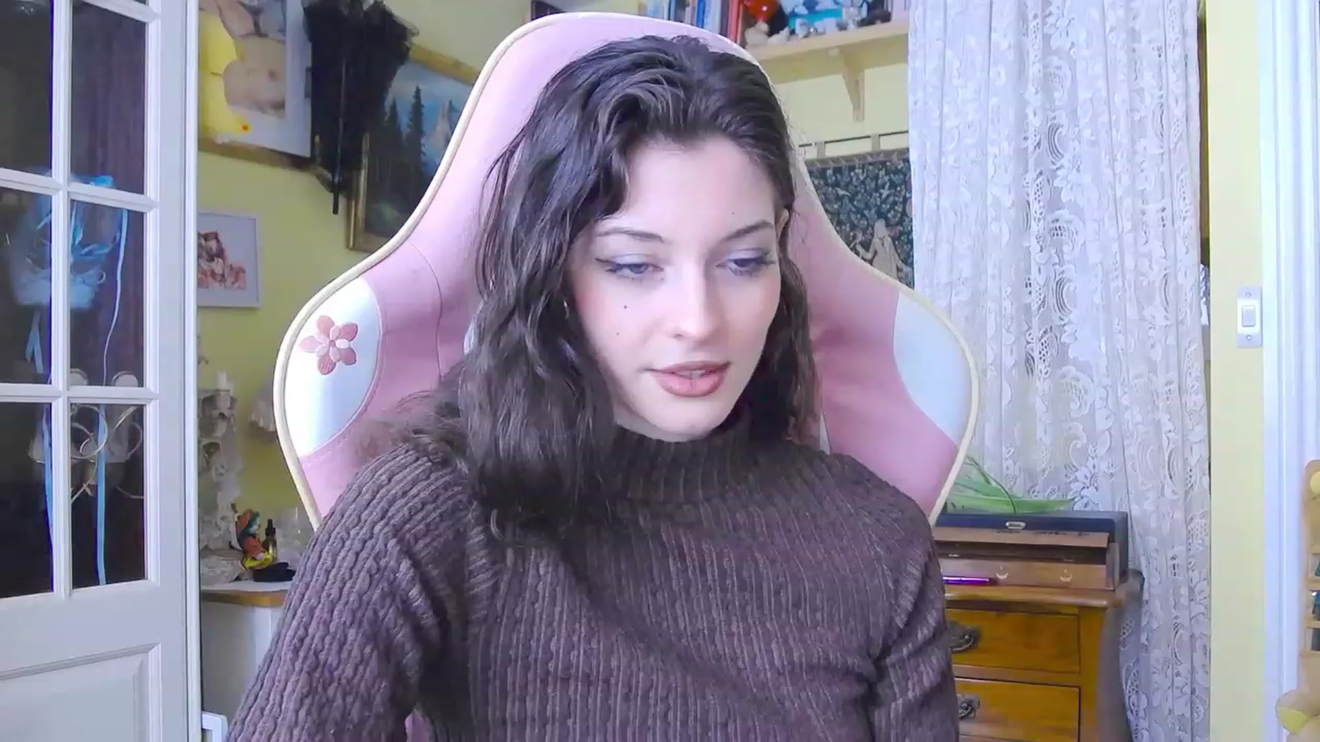 Gallery image thumbnail from viola__'s myfreecams stream on, 01/26/2024, 15:40 image 16 of 20