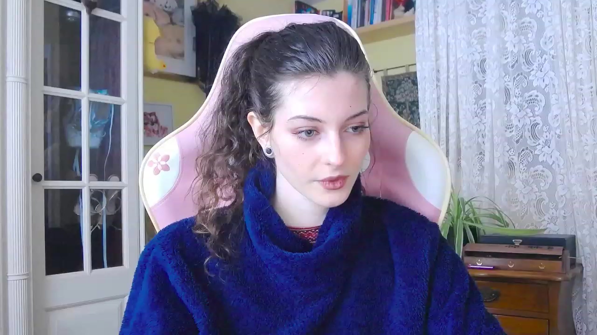 Gallery image thumbnail from viola__'s myfreecams stream on, 02/01/2024, 15:35 image 16 of 20