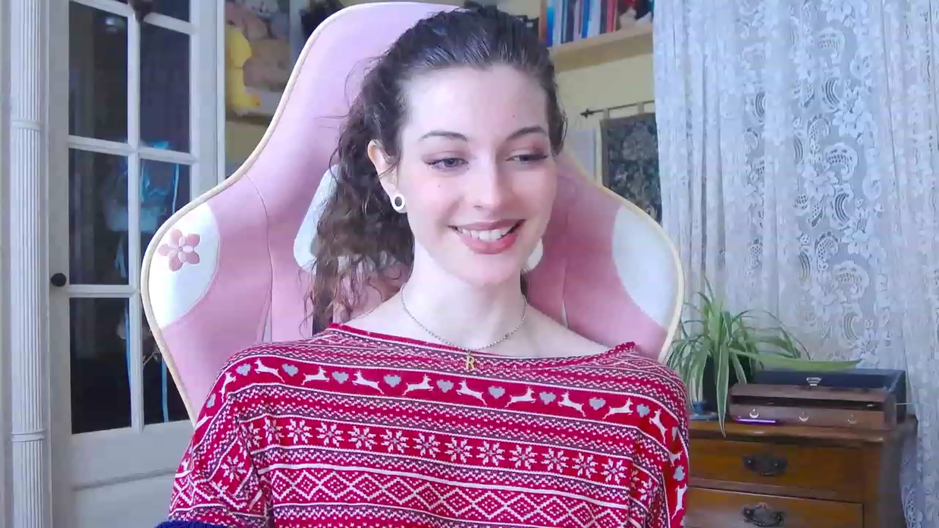 Gallery image thumbnail from viola__'s myfreecams stream on, 02/01/2024, 15:35 image 15 of 20