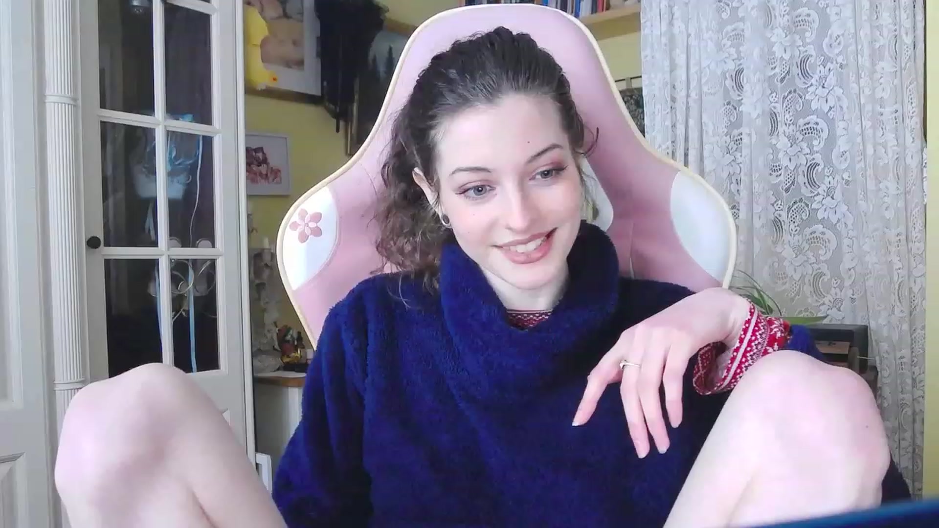 Gallery image thumbnail from viola__'s myfreecams stream on, 02/01/2024, 16:23 image 6 of 20