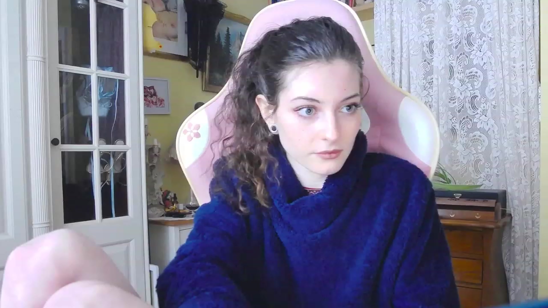 Gallery image thumbnail from viola__'s myfreecams stream on, 02/01/2024, 16:23 image 1 of 20