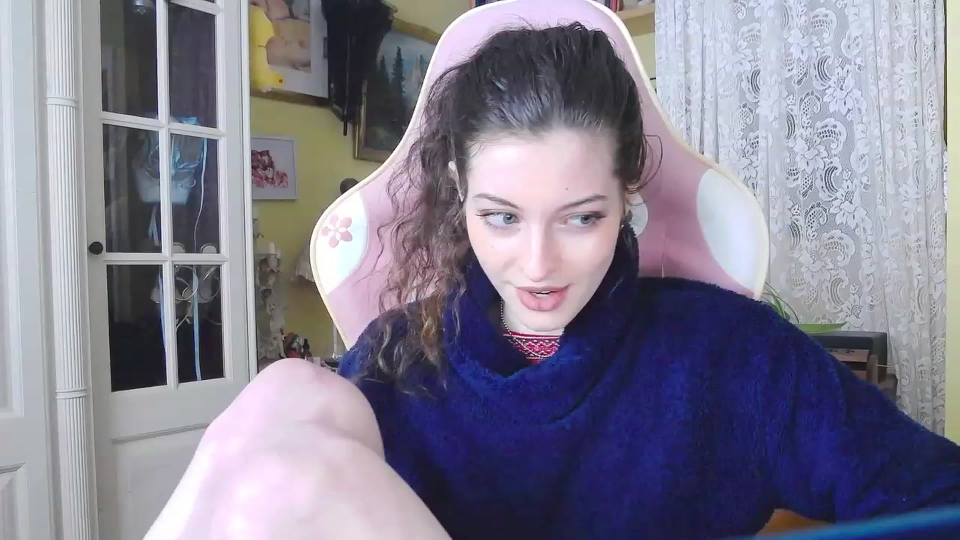 Gallery image thumbnail from viola__'s myfreecams stream on, 02/01/2024, 16:23 image 3 of 20