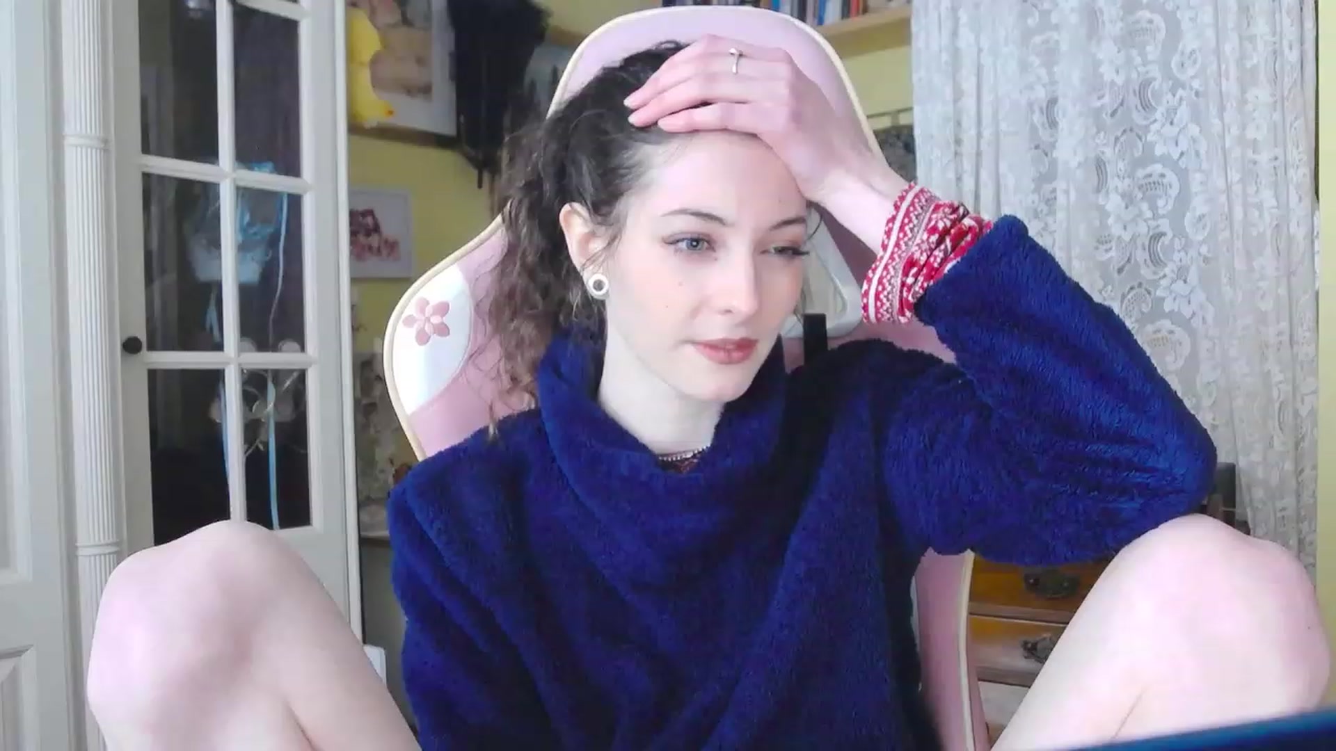 Gallery image thumbnail from viola__'s myfreecams stream on, 02/01/2024, 16:23 image 5 of 20