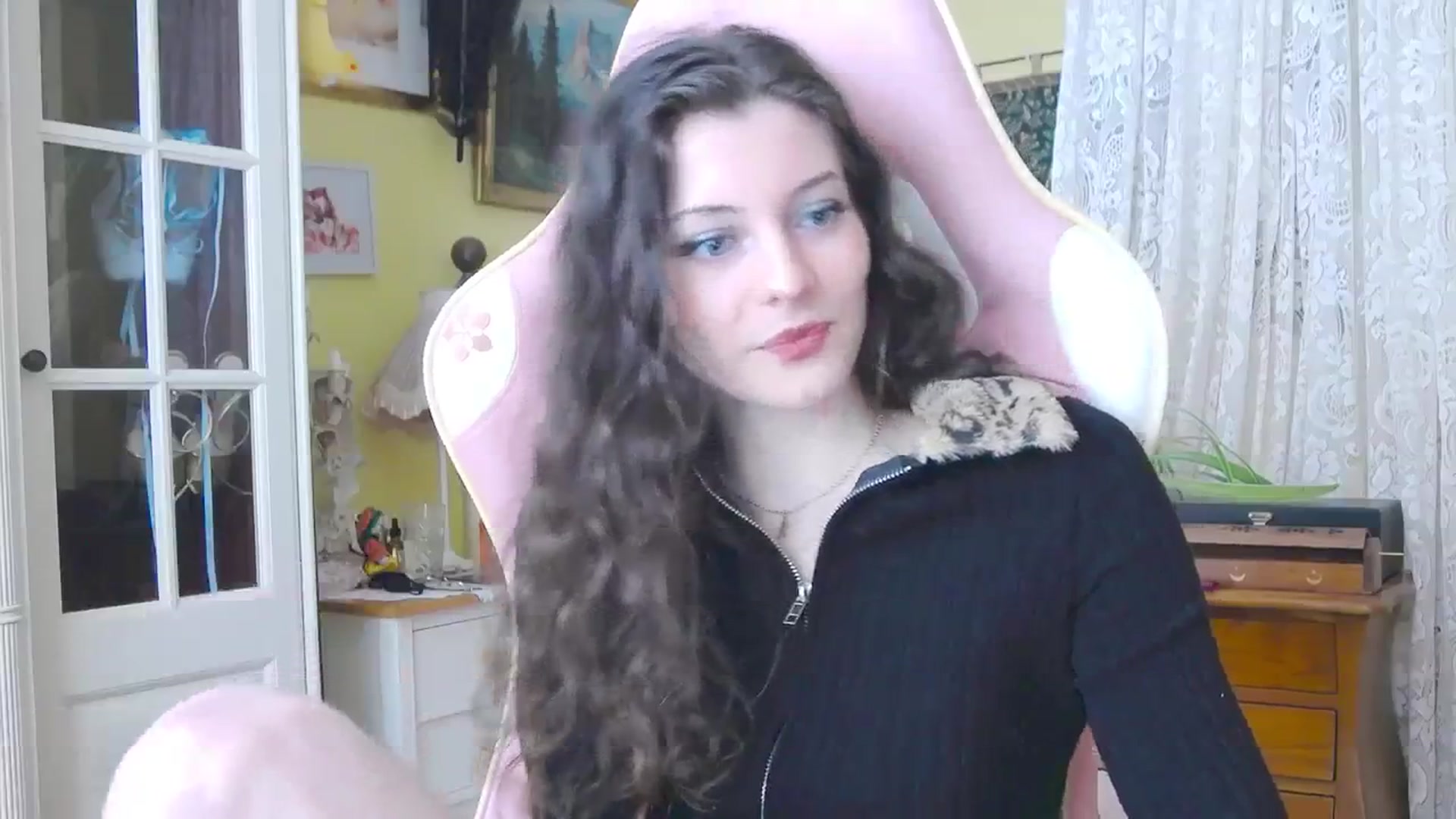 Gallery image thumbnail from viola__'s myfreecams stream on, 02/02/2024, 15:04 image 5 of 20