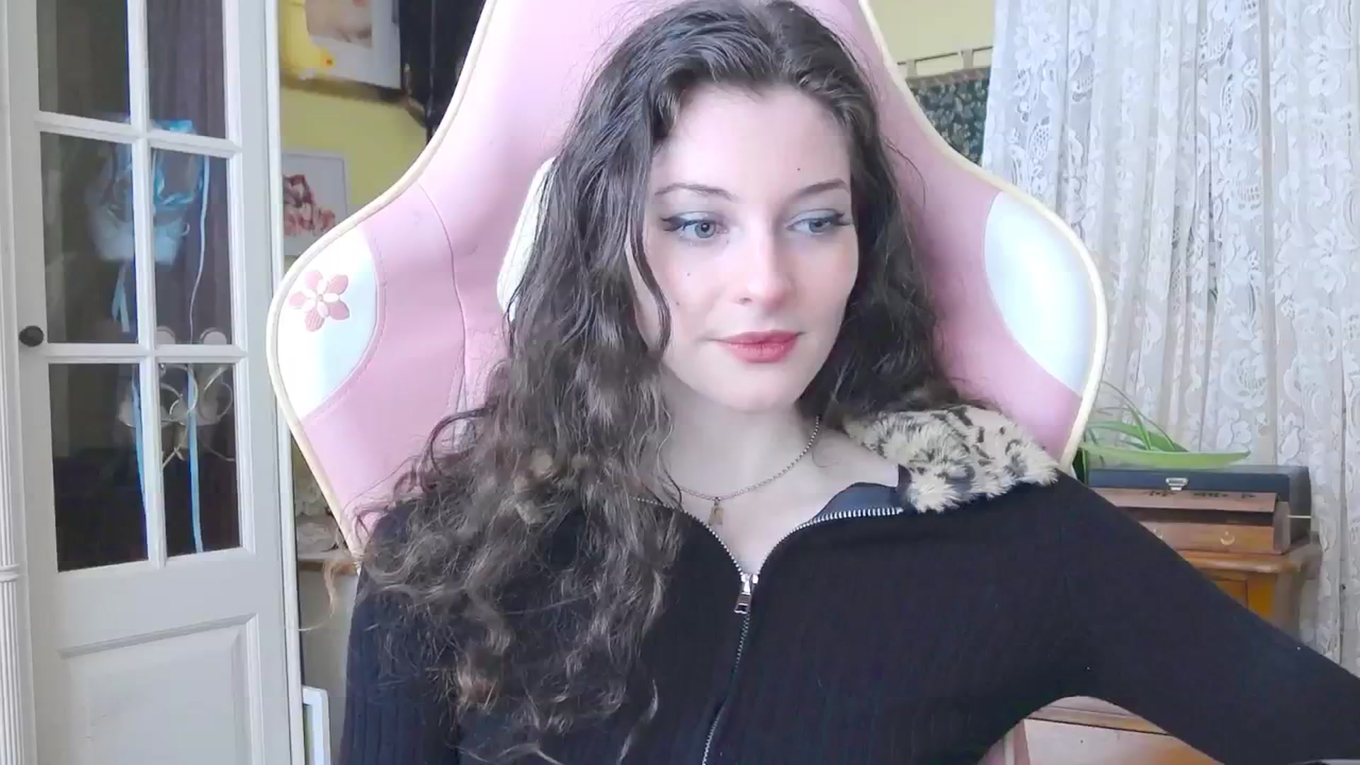 Gallery image thumbnail from viola__'s myfreecams stream on, 02/02/2024, 15:04 image 6 of 20