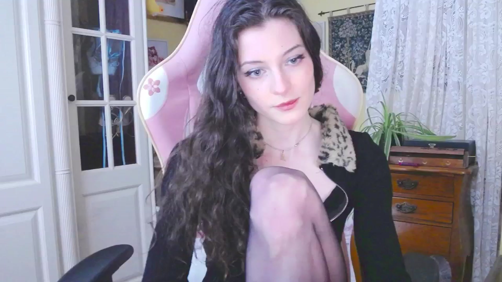Gallery image thumbnail from viola__'s myfreecams stream on, 02/02/2024, 17:02 image 17 of 20