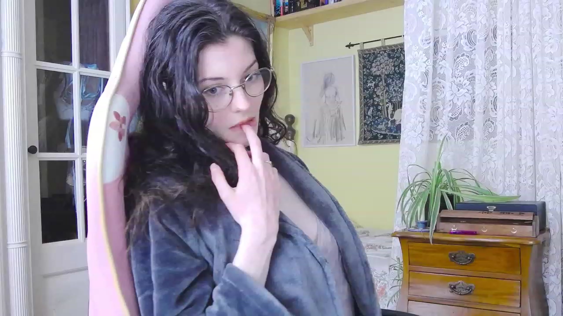 Gallery image thumbnail from viola__'s myfreecams stream on, 02/08/2024, 14:20 image 11 of 20