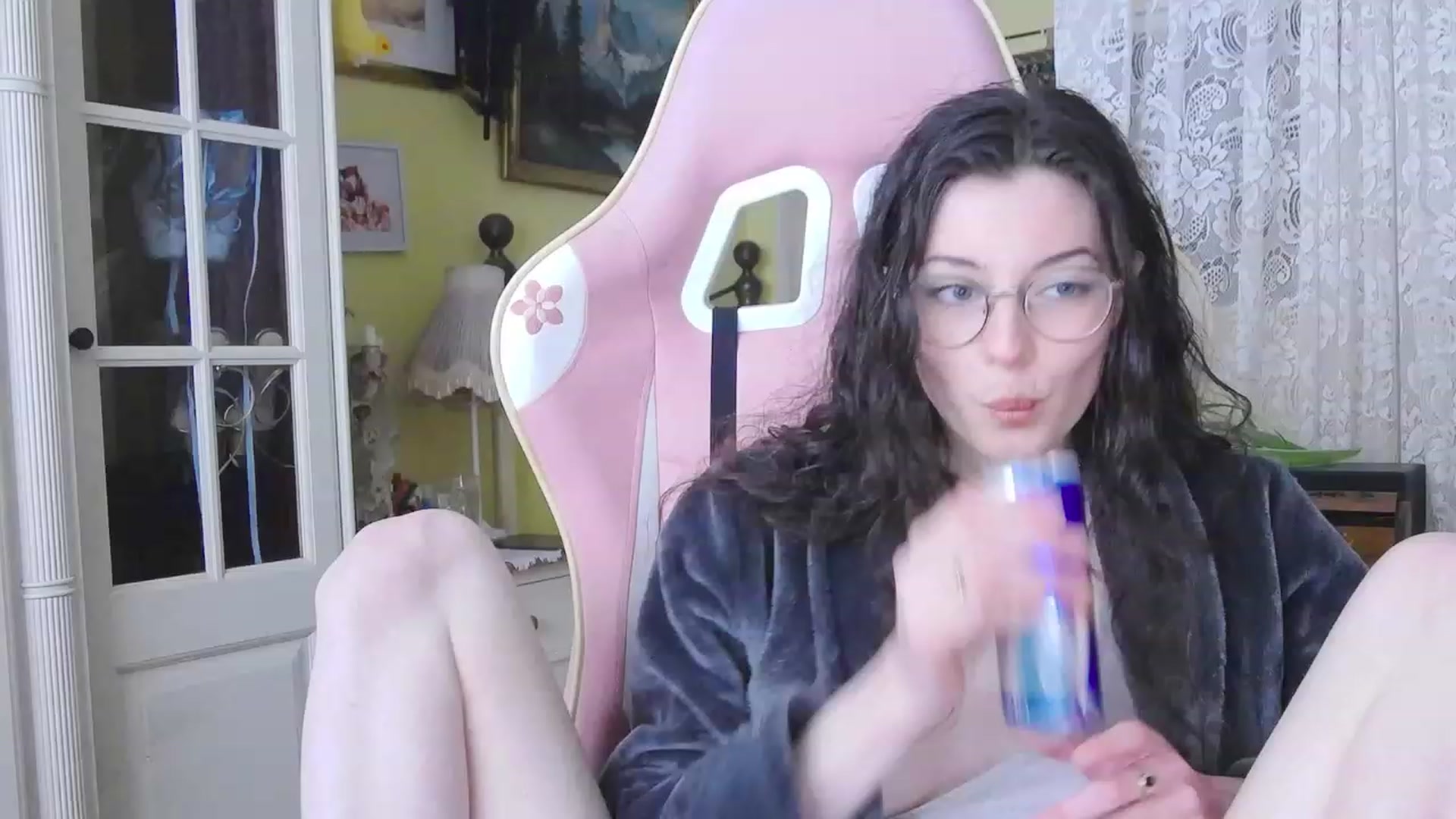 Gallery image thumbnail from viola__'s myfreecams stream on, 02/08/2024, 14:20 image 16 of 20