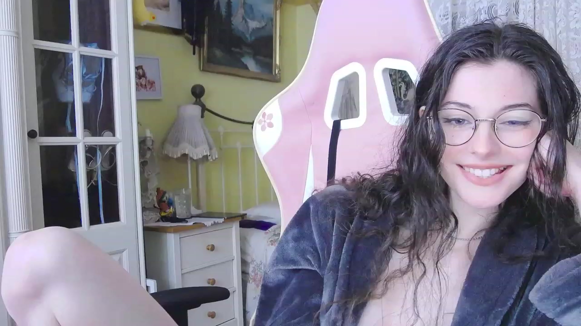 Gallery image thumbnail from viola__'s myfreecams stream on, 02/08/2024, 14:20 image 19 of 20