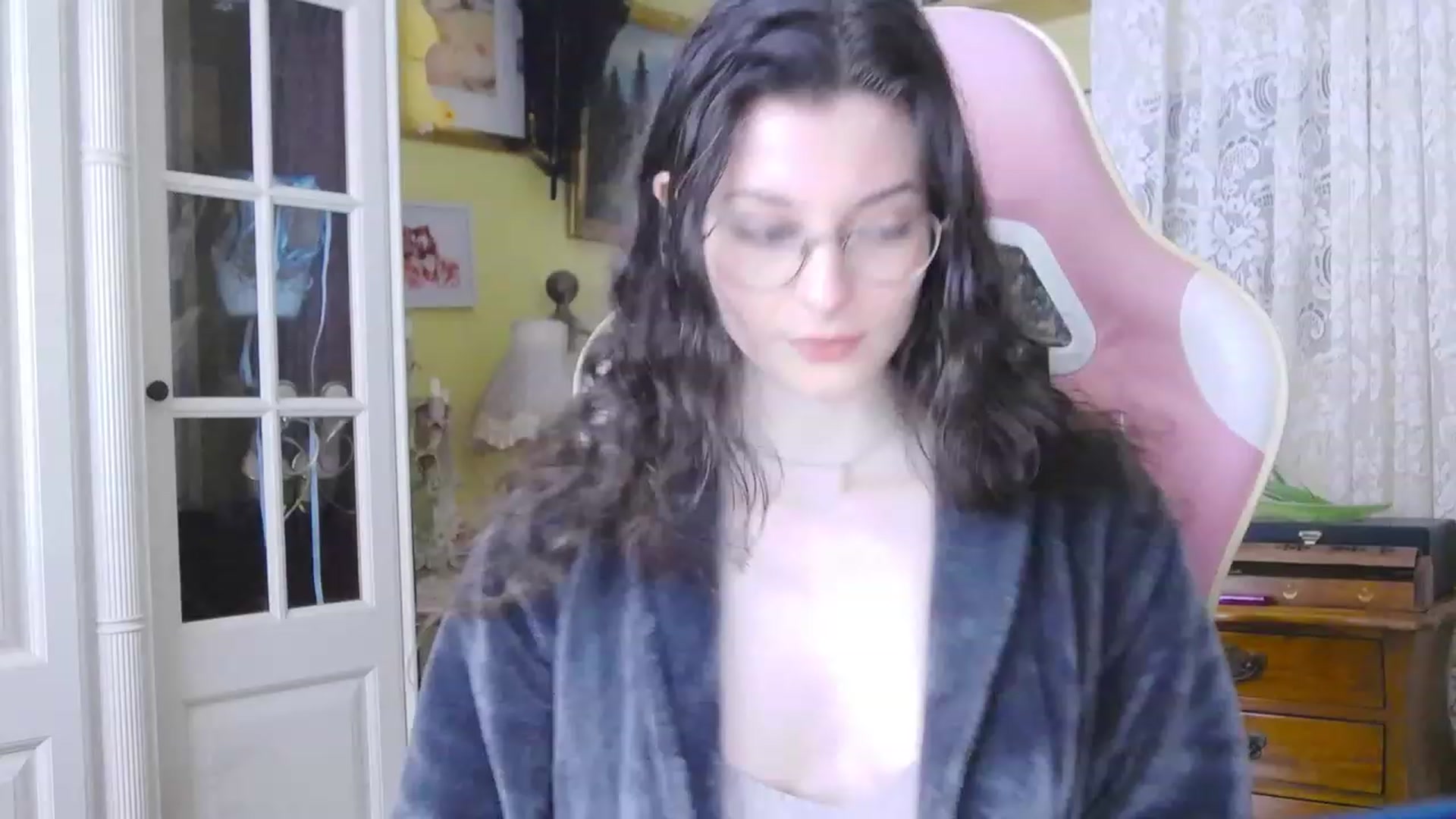 Gallery image thumbnail from viola__'s myfreecams stream on, 02/08/2024, 14:20 image 2 of 20