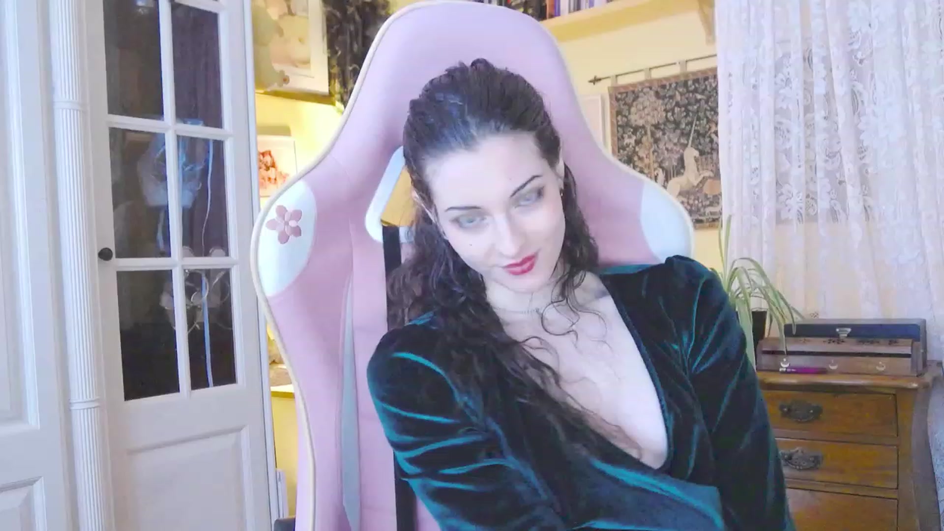 Gallery image thumbnail from viola__'s myfreecams stream on, 02/16/2024, 17:21 image 5 of 20