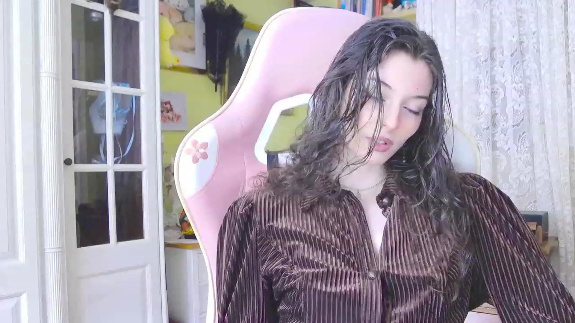 Gallery image thumbnail from viola__'s myfreecams stream on, 02/28/2024, 16:19 image 8 of 20