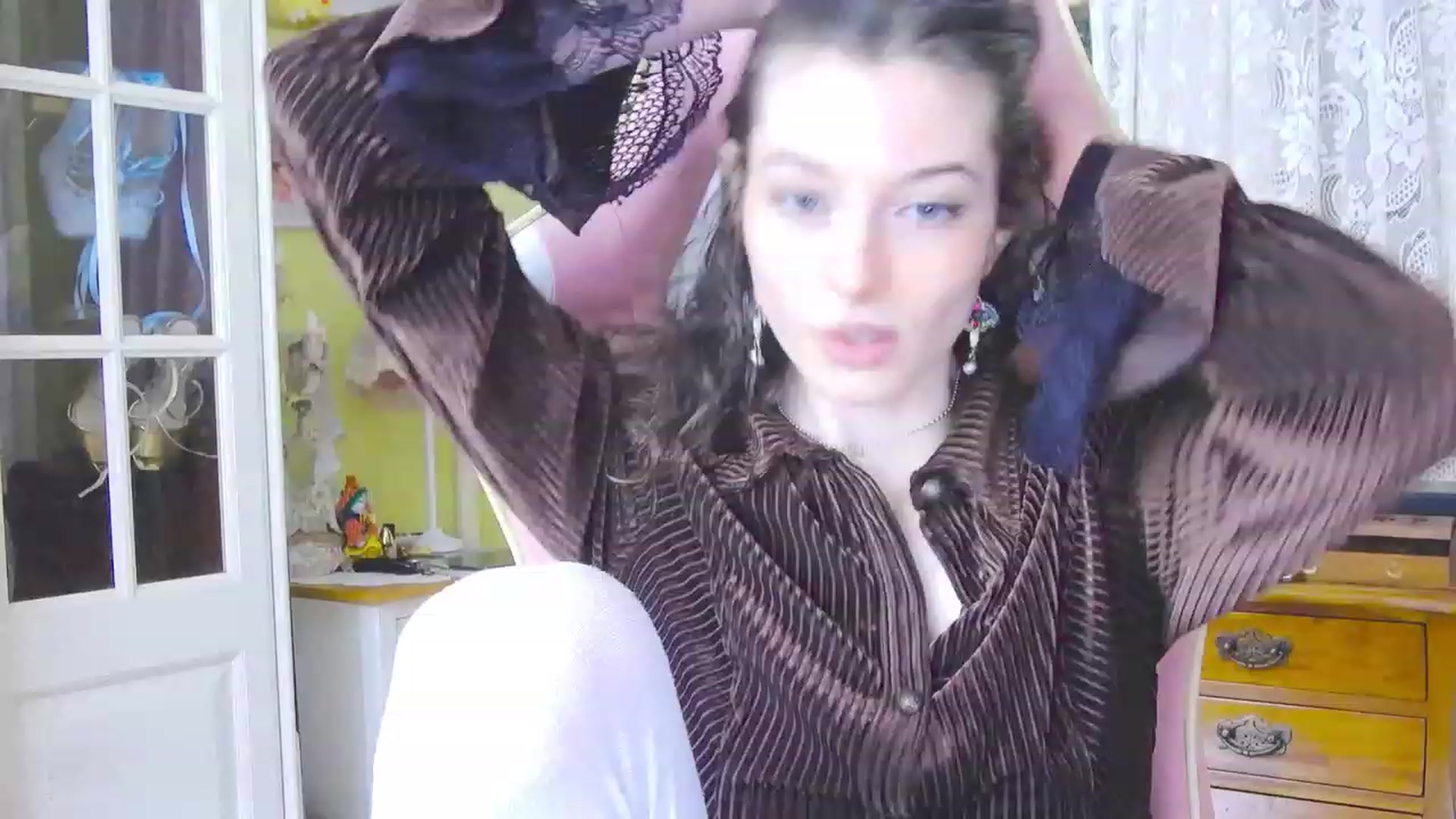 Gallery image thumbnail from viola__'s myfreecams stream on, 02/28/2024, 16:19 image 15 of 20