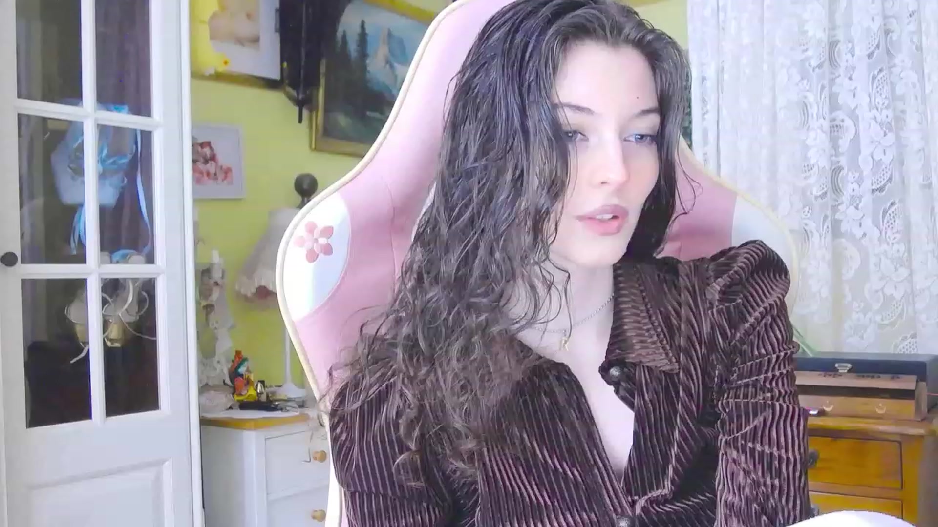 Gallery image thumbnail from viola__'s myfreecams stream on, 02/28/2024, 16:19 image 14 of 20