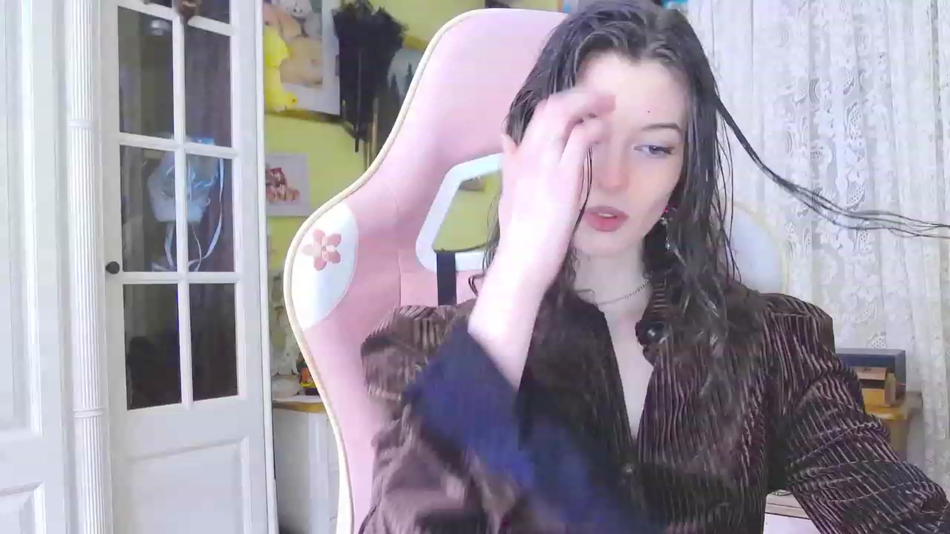 Gallery image thumbnail from viola__'s myfreecams stream on, 02/28/2024, 16:19 image 7 of 20