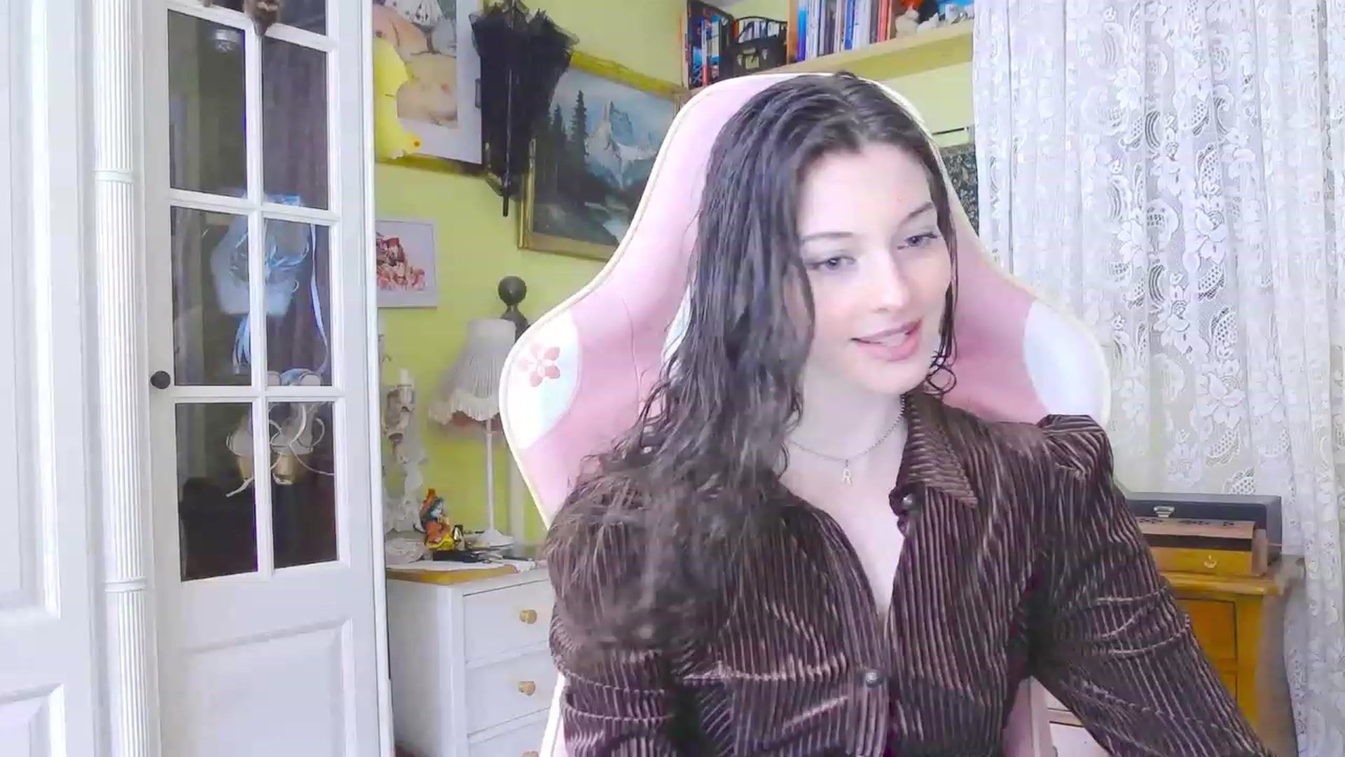 Gallery image thumbnail from viola__'s myfreecams stream on, 02/28/2024, 16:19 image 10 of 20