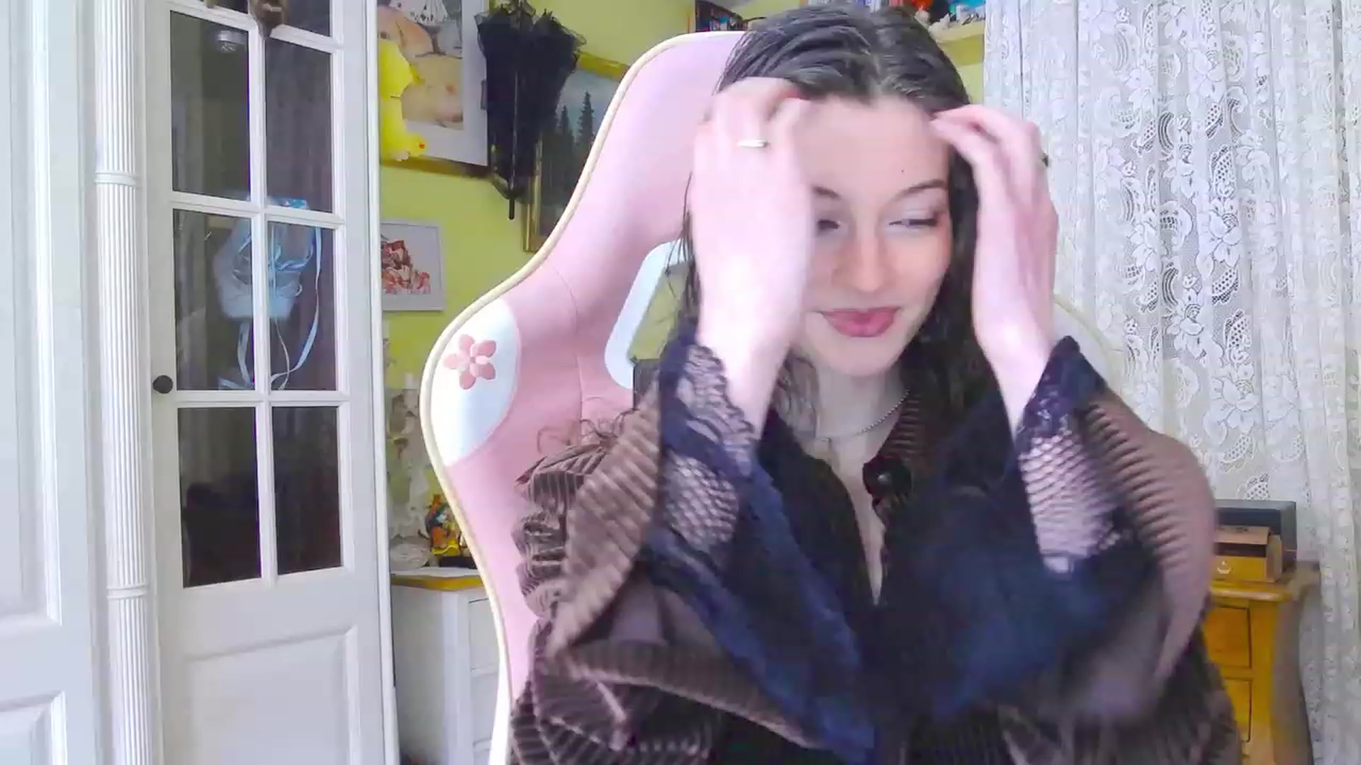 Gallery image thumbnail from viola__'s myfreecams stream on, 02/28/2024, 16:19 image 5 of 20