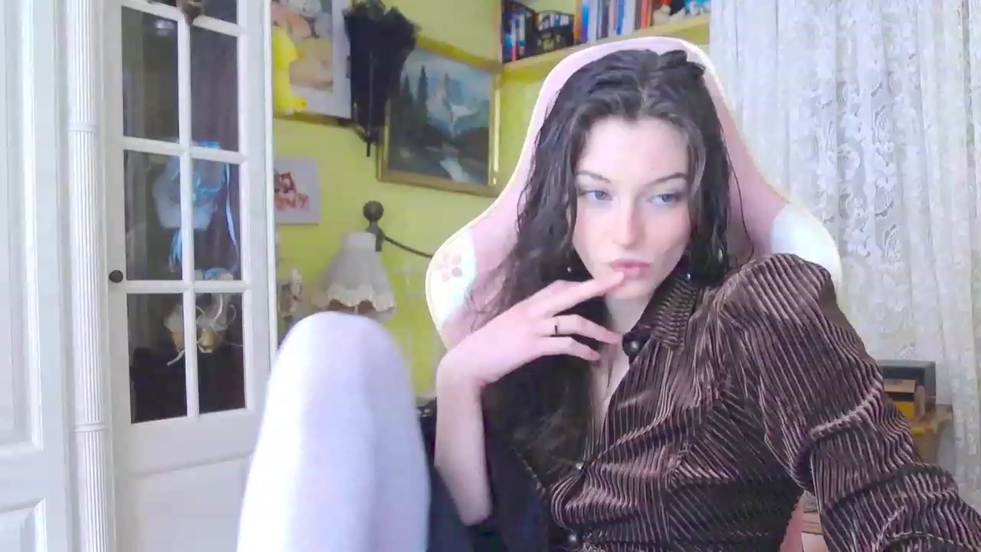 Gallery image thumbnail from viola__'s myfreecams stream on, 02/28/2024, 16:19 image 11 of 20