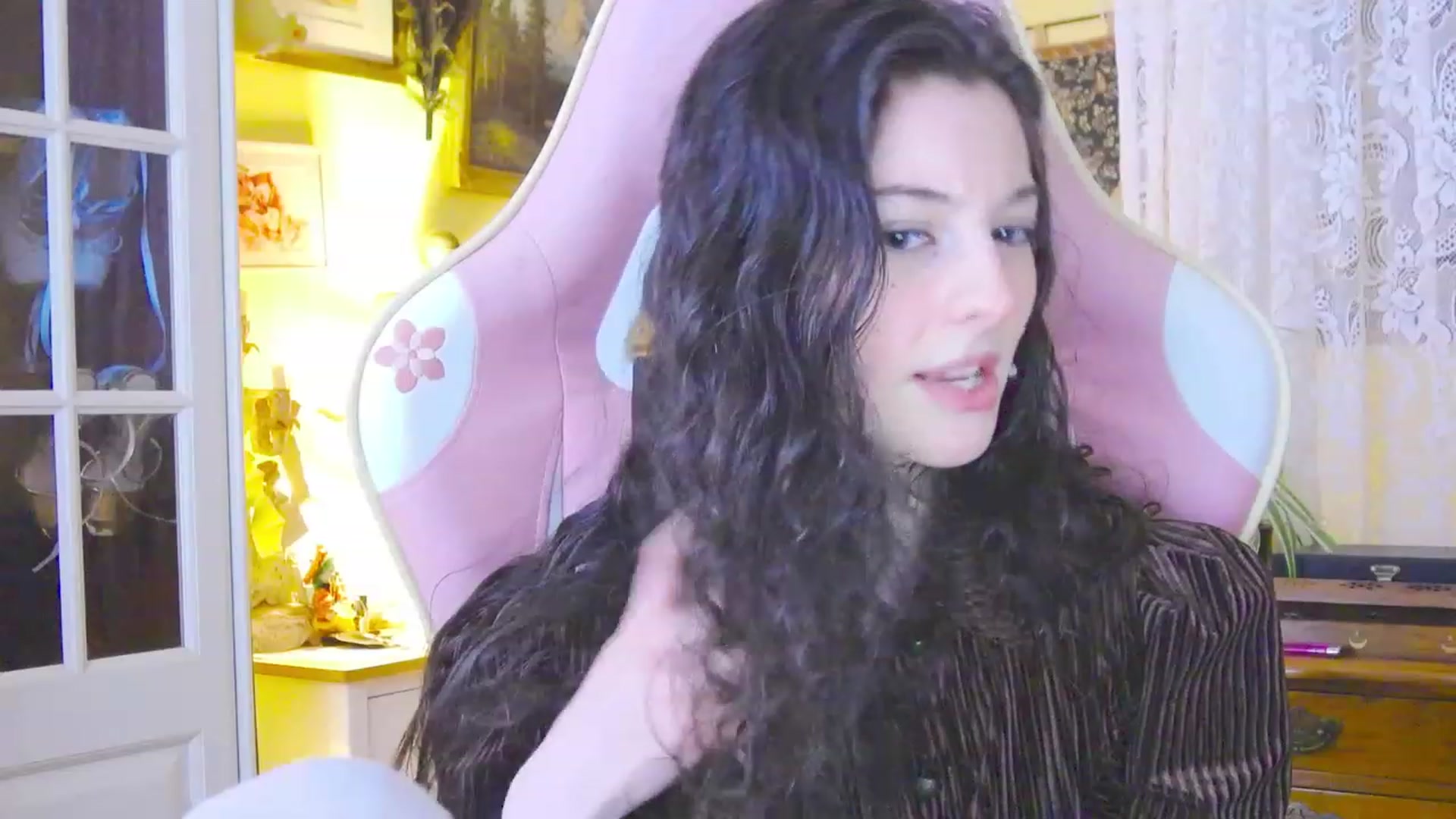 Gallery image thumbnail from viola__'s myfreecams stream on, 02/28/2024, 17:49 image 5 of 20