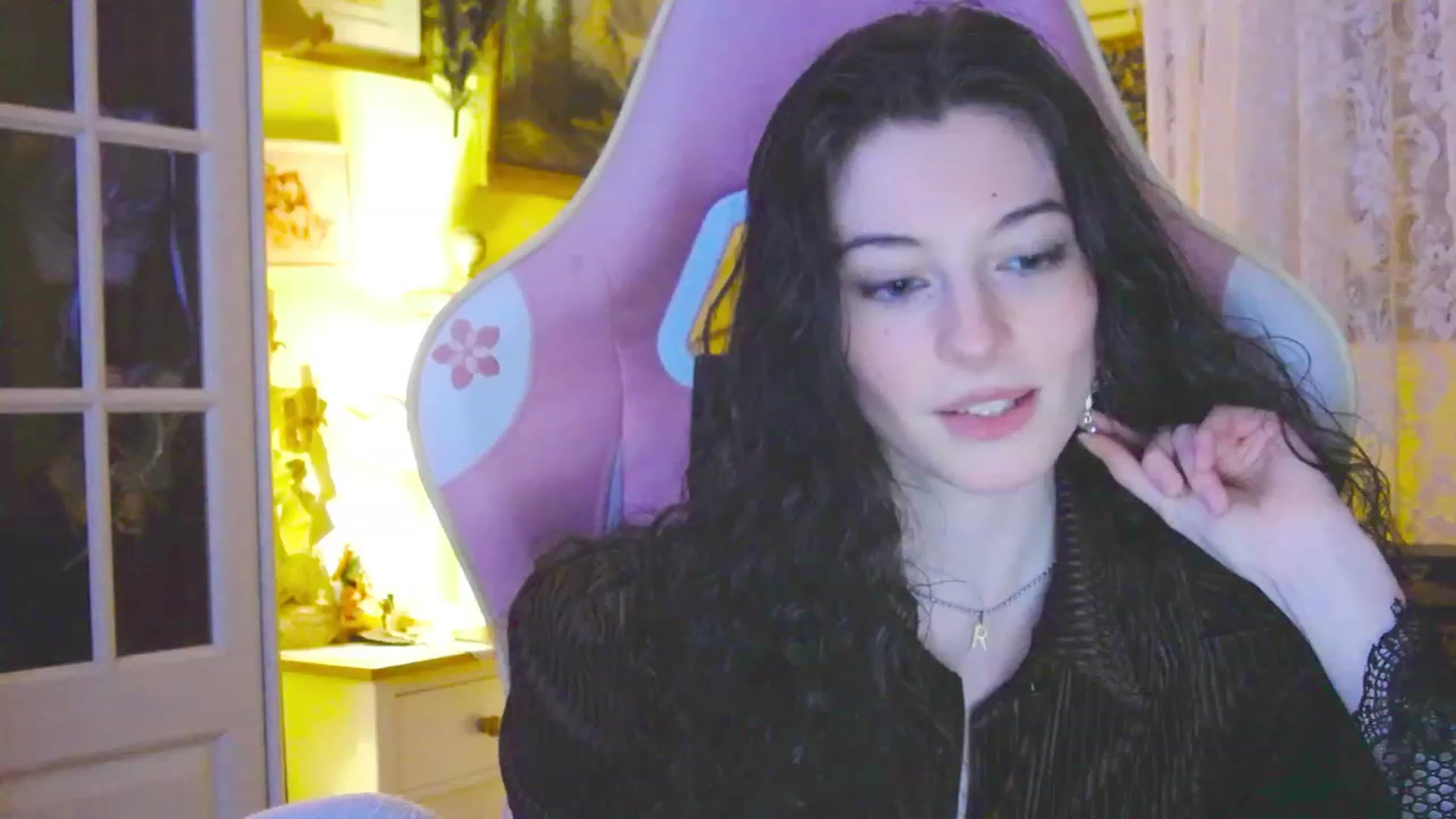 Gallery image thumbnail from viola__'s myfreecams stream on, 02/28/2024, 17:49 image 18 of 20