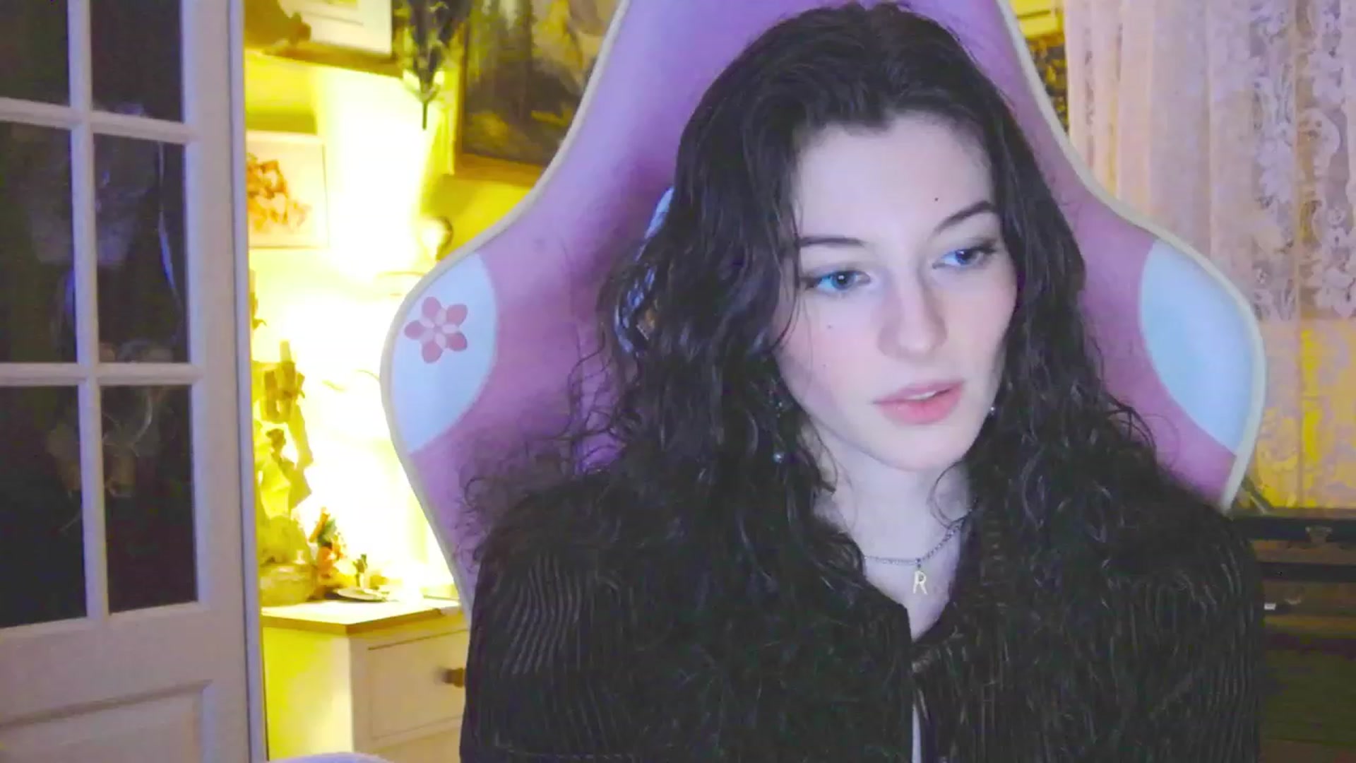 Gallery image thumbnail from viola__'s myfreecams stream on, 02/28/2024, 17:49 image 19 of 20
