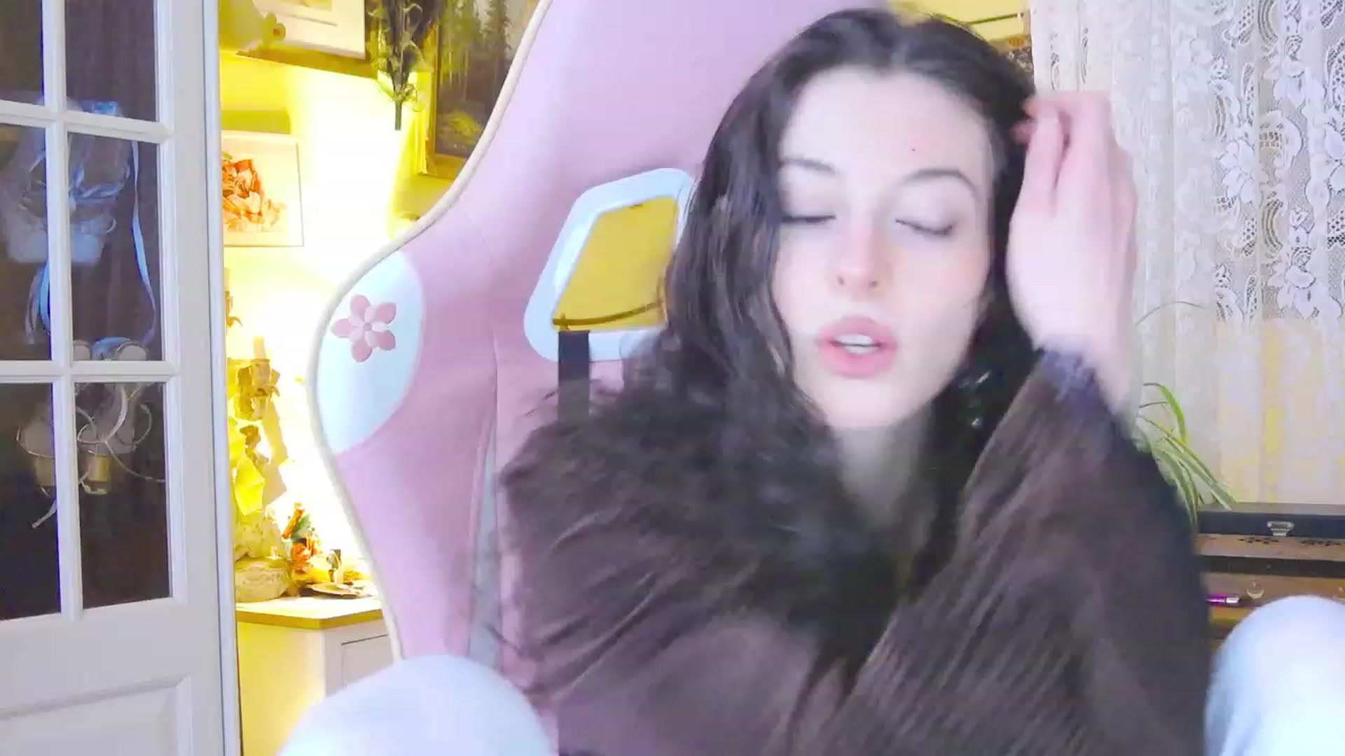 Gallery image thumbnail from viola__'s myfreecams stream on, 02/28/2024, 17:49 image 1 of 20