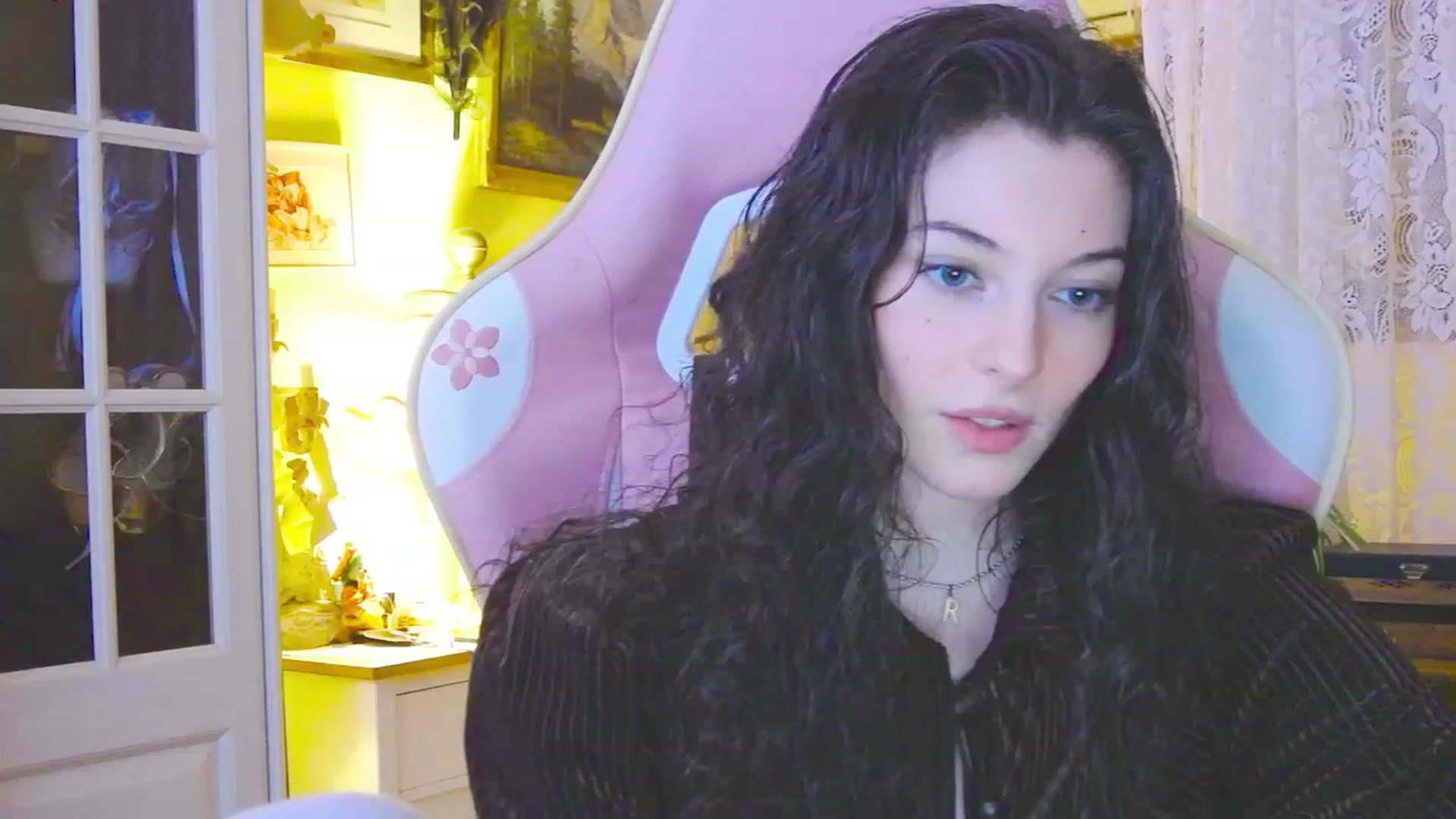 Gallery image thumbnail from viola__'s myfreecams stream on, 02/28/2024, 17:49 image 15 of 20