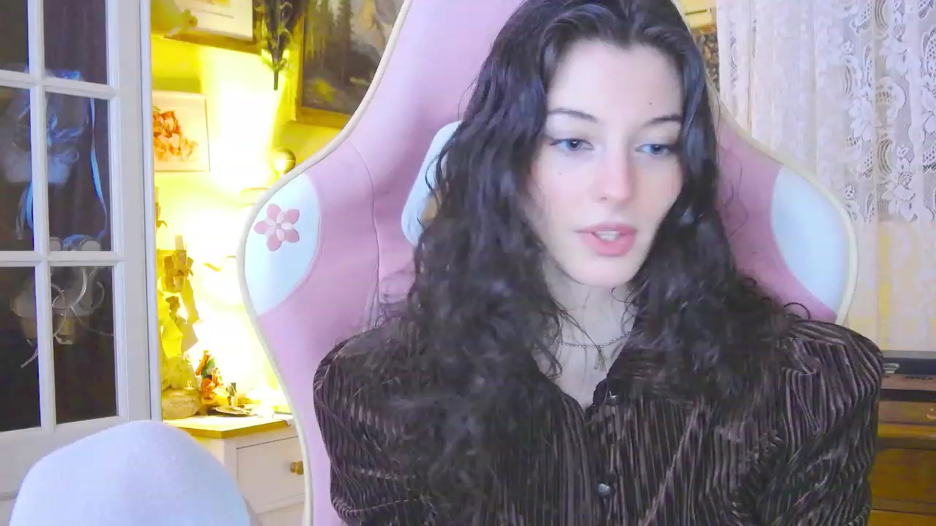 Gallery image thumbnail from viola__'s myfreecams stream on, 02/28/2024, 17:49 image 2 of 20