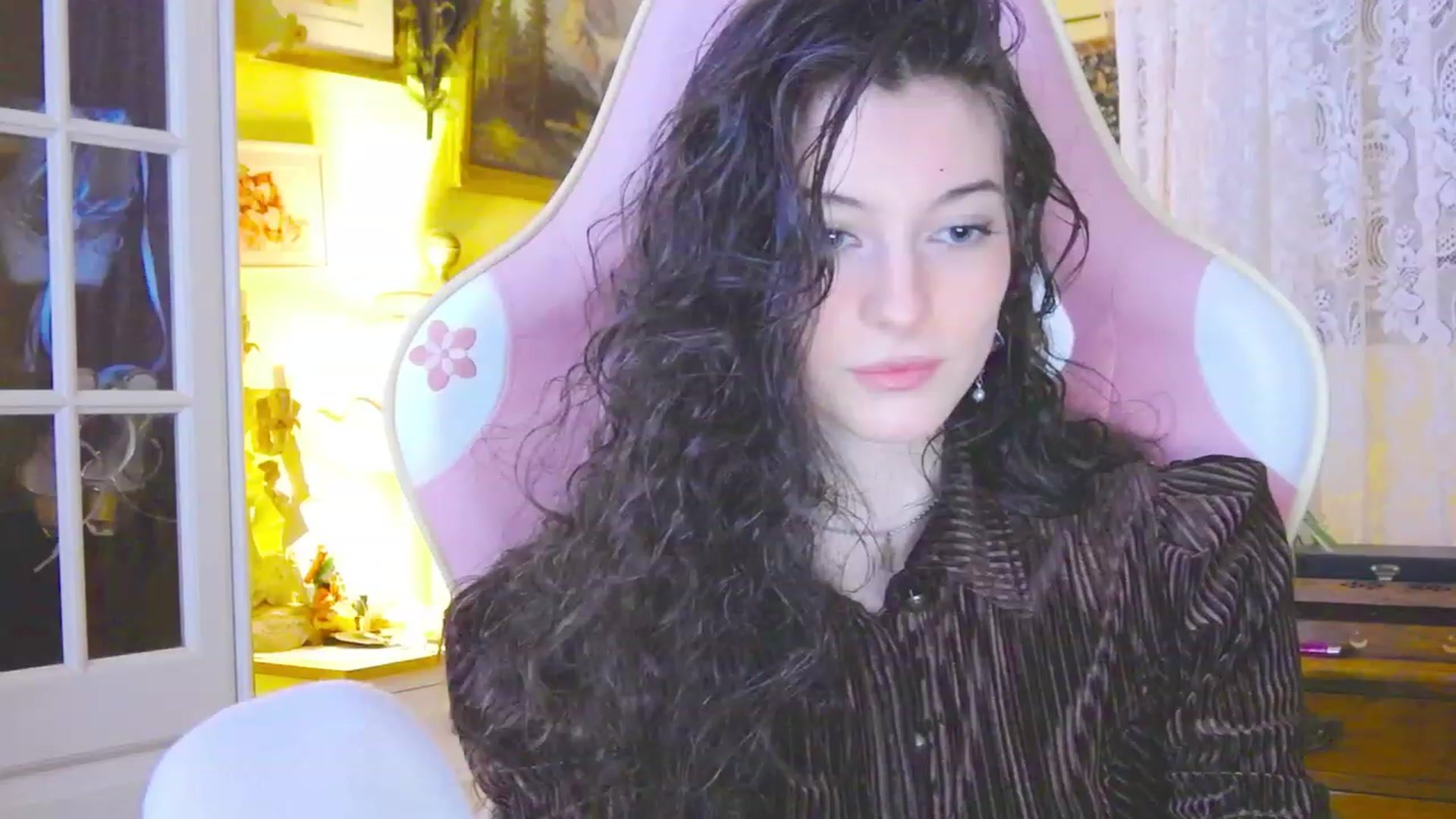 Gallery image thumbnail from viola__'s myfreecams stream on, 02/28/2024, 17:49 image 9 of 20