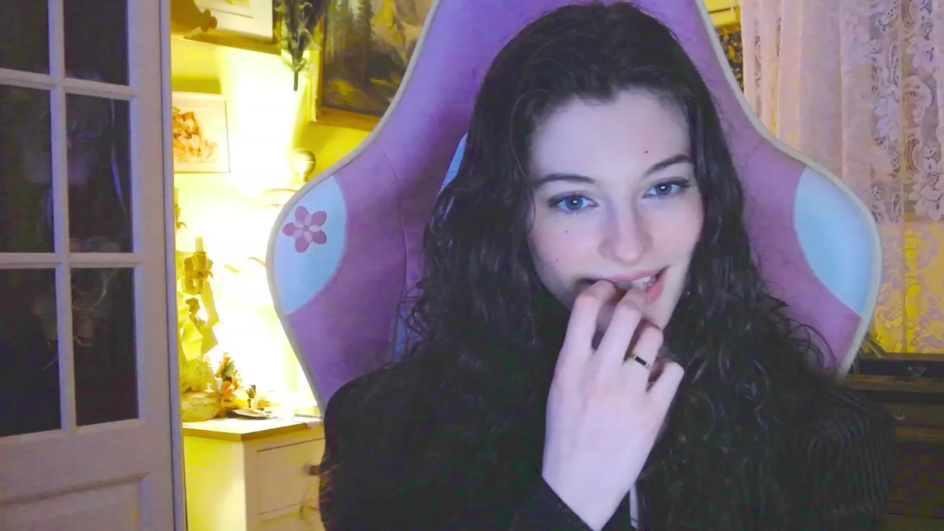 Gallery image thumbnail from viola__'s myfreecams stream on, 02/28/2024, 17:49 image 20 of 20