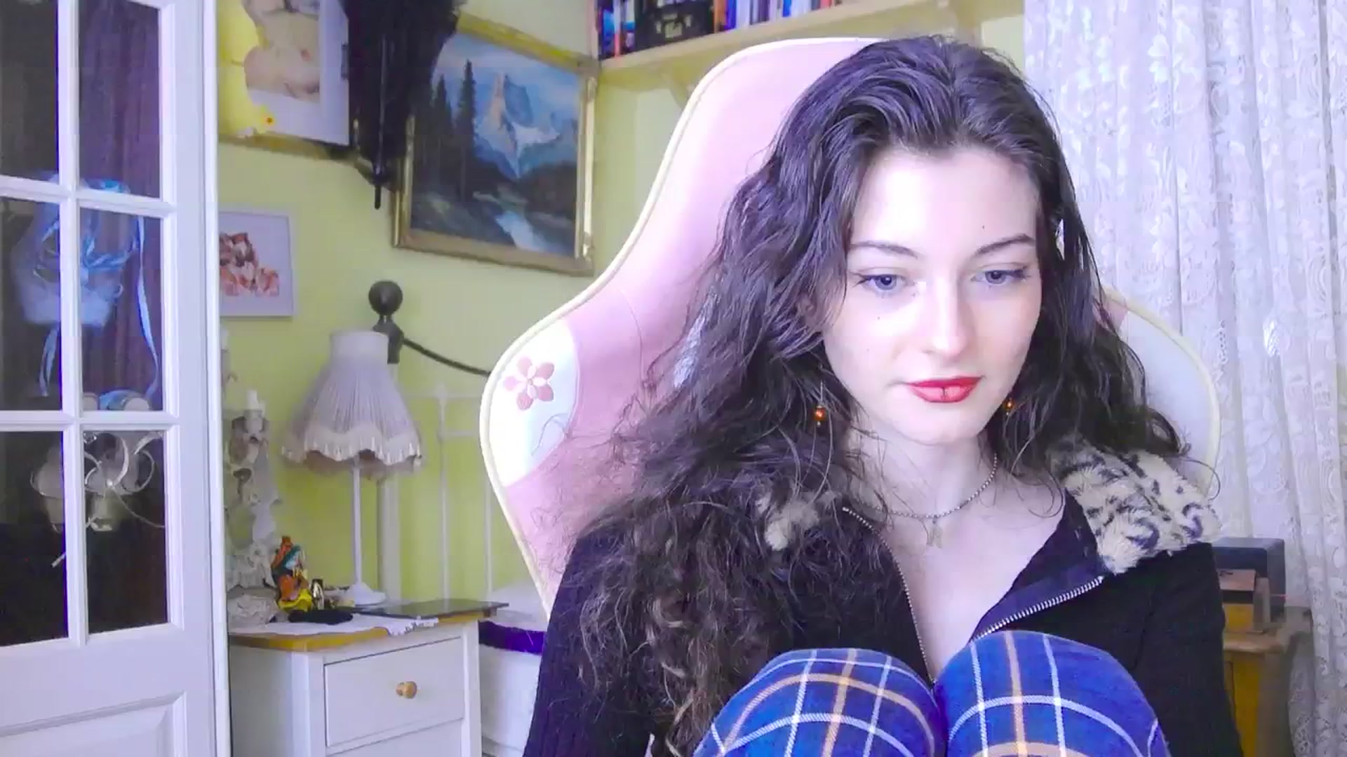 Gallery image thumbnail from viola__'s myfreecams stream on, 03/01/2024, 17:23 image 1 of 20
