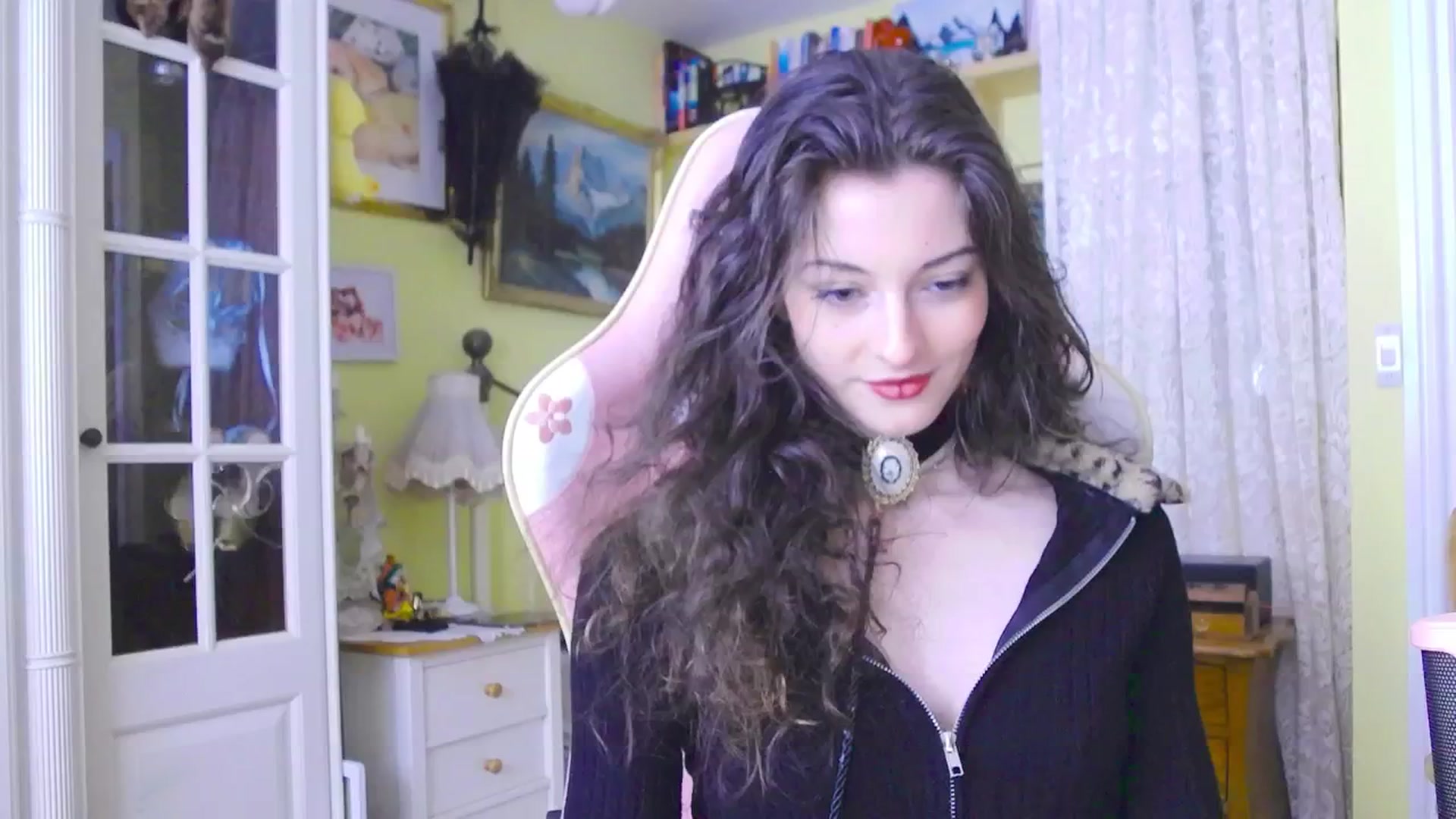 Gallery image thumbnail from viola__'s myfreecams stream on, 03/01/2024, 17:23 image 11 of 20