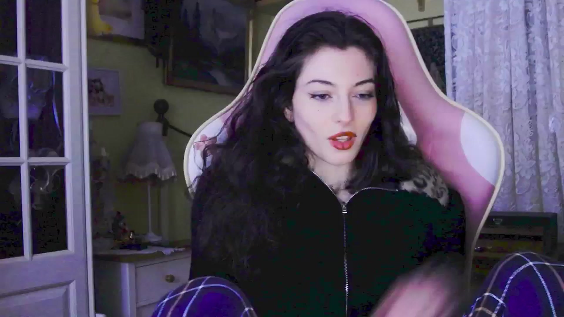 Gallery image thumbnail from viola__'s myfreecams stream on, 03/01/2024, 17:23 image 19 of 20