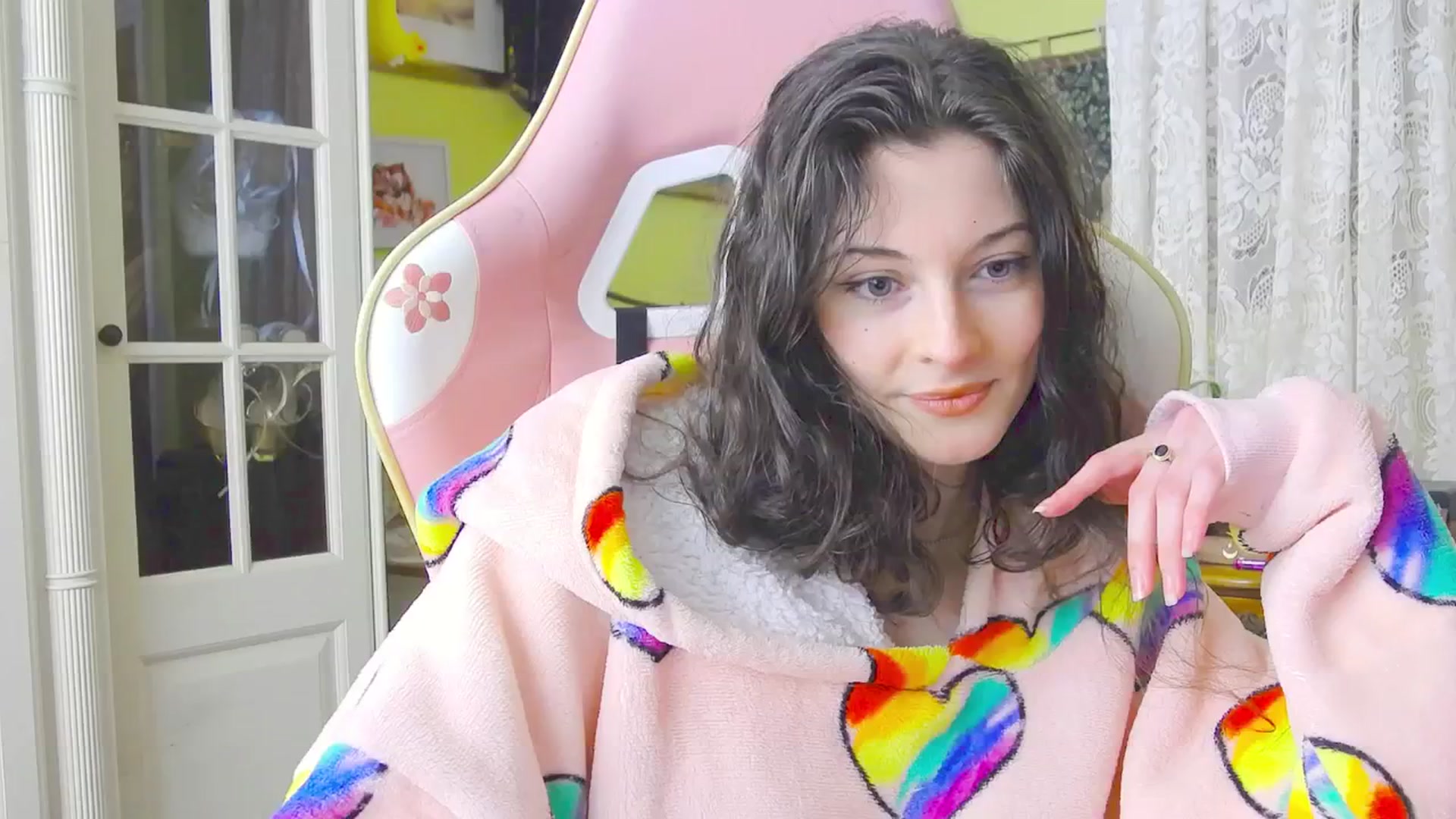 Gallery image thumbnail from viola__'s myfreecams stream on, 03/07/2024, 16:47 image 6 of 20