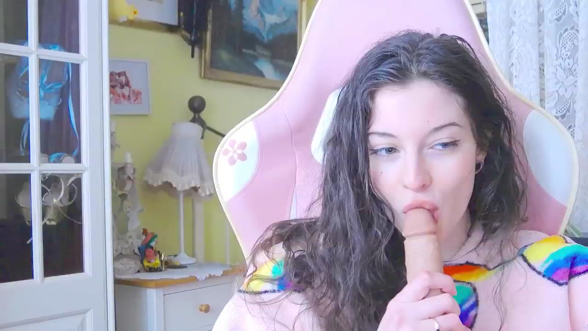 Gallery image thumbnail from viola__'s myfreecams stream on, 03/07/2024, 16:47 image 14 of 20