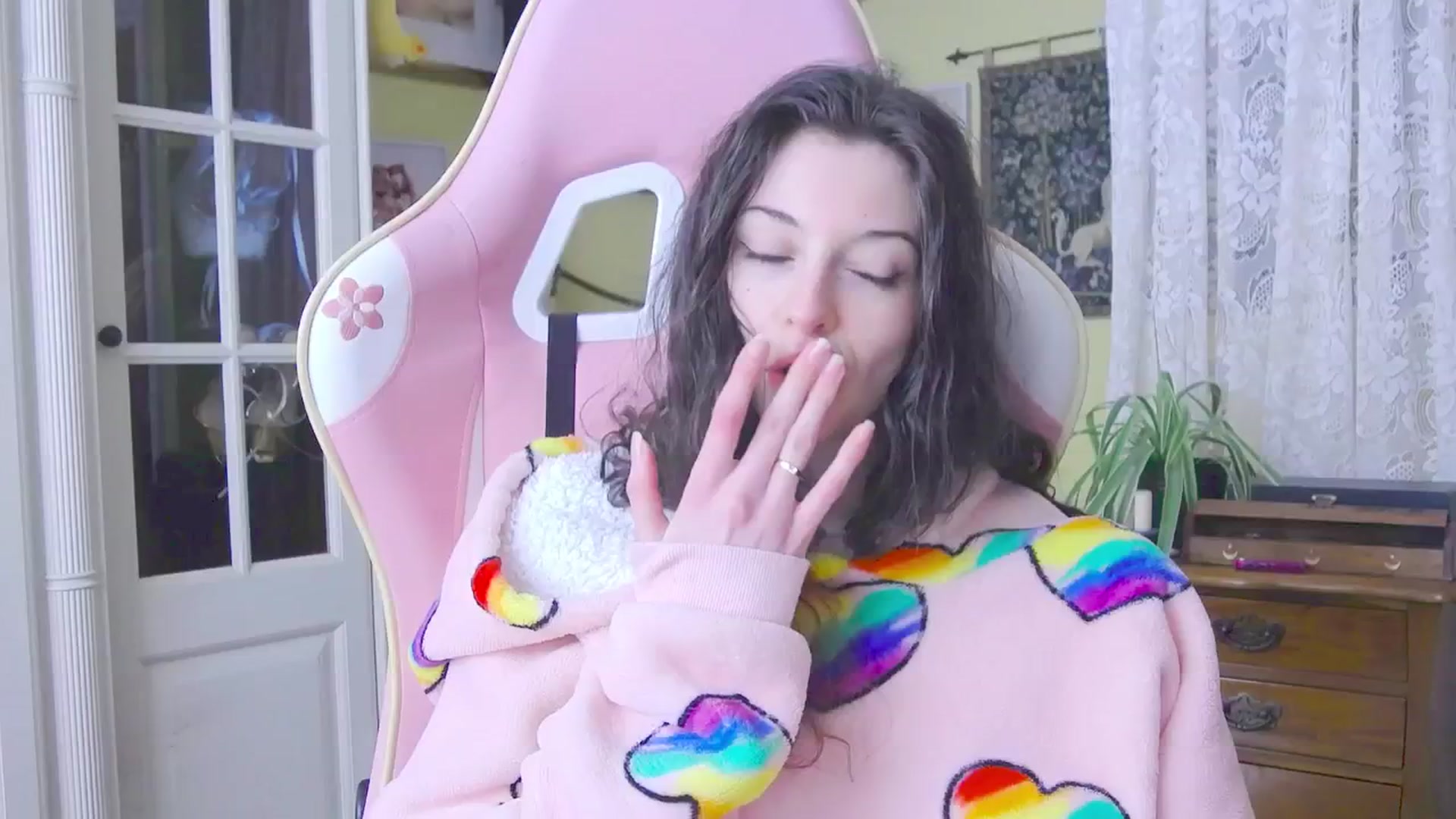Gallery image thumbnail from viola__'s myfreecams stream on, 03/07/2024, 16:47 image 4 of 20