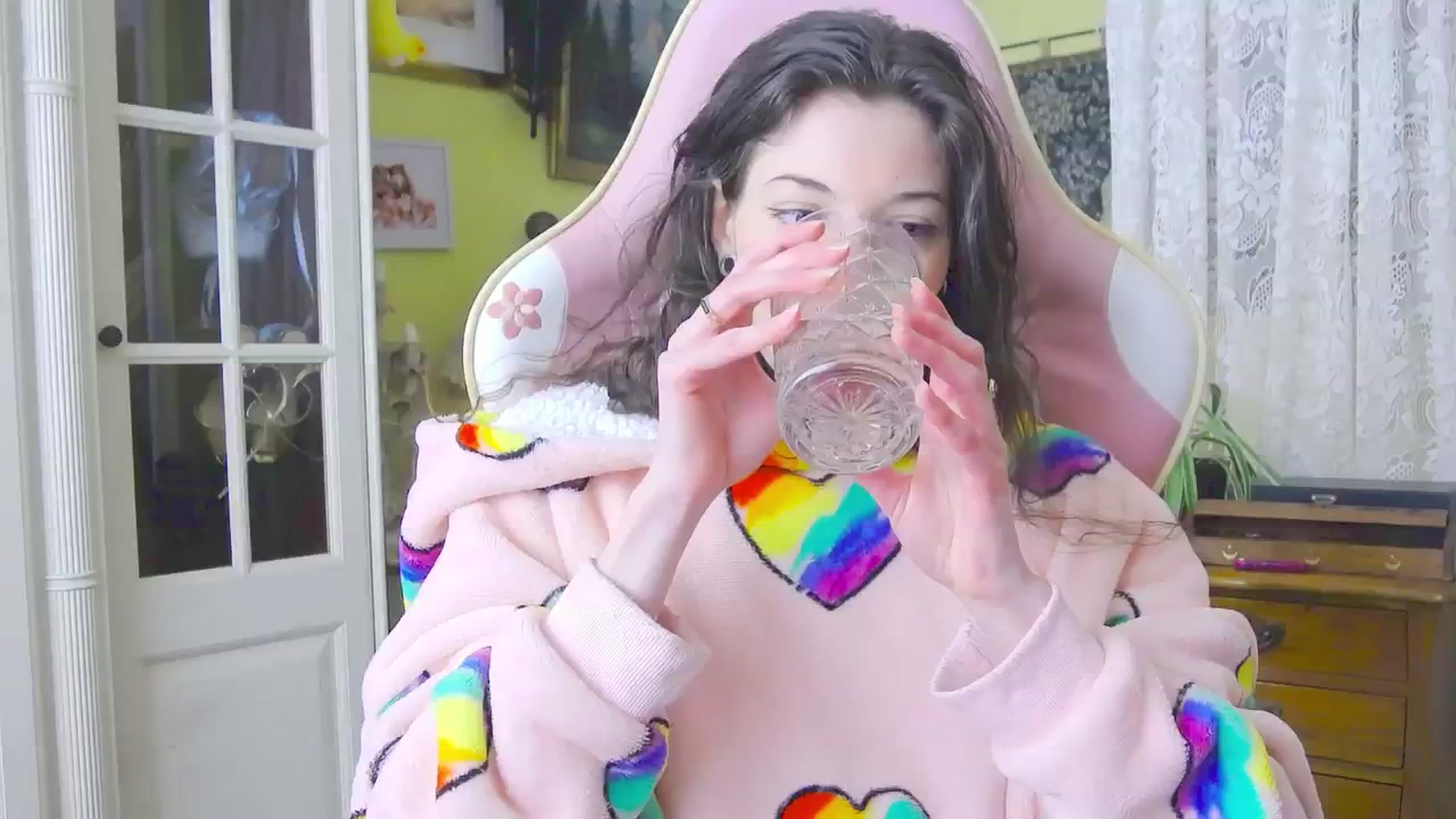 Gallery image thumbnail from viola__'s myfreecams stream on, 03/07/2024, 16:47 image 5 of 20