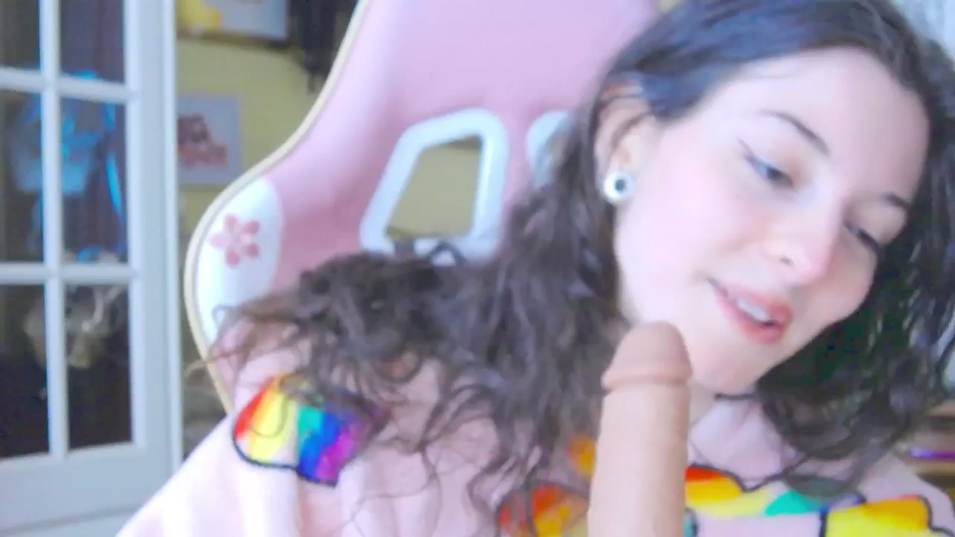 Gallery image thumbnail from viola__'s myfreecams stream on, 03/07/2024, 16:47 image 12 of 20