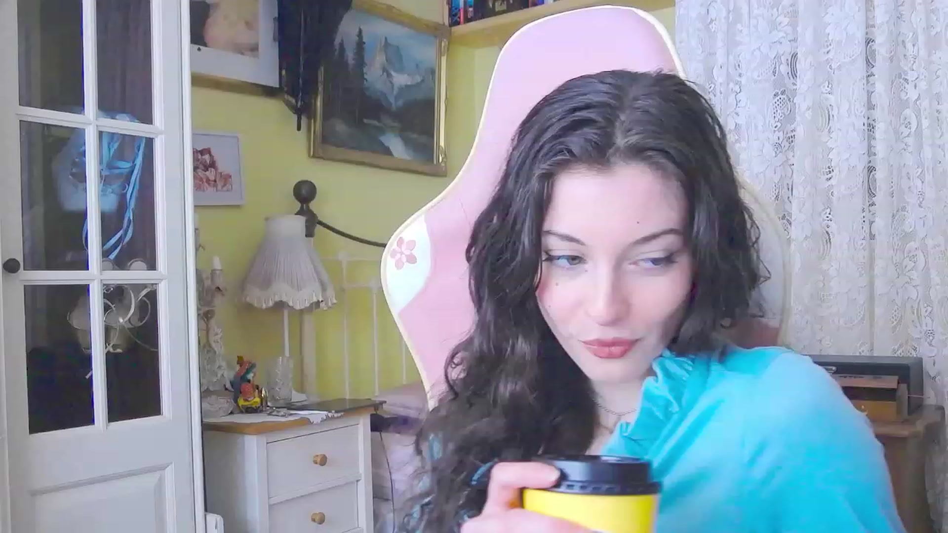 Gallery image thumbnail from viola__'s myfreecams stream on, 03/08/2024, 15:21 image 5 of 20