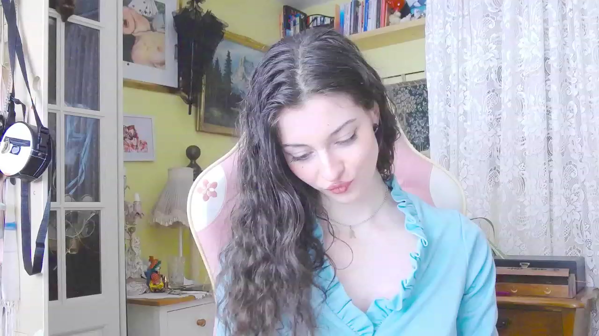 Gallery image thumbnail from viola__'s myfreecams stream on, 03/08/2024, 15:21 image 9 of 20