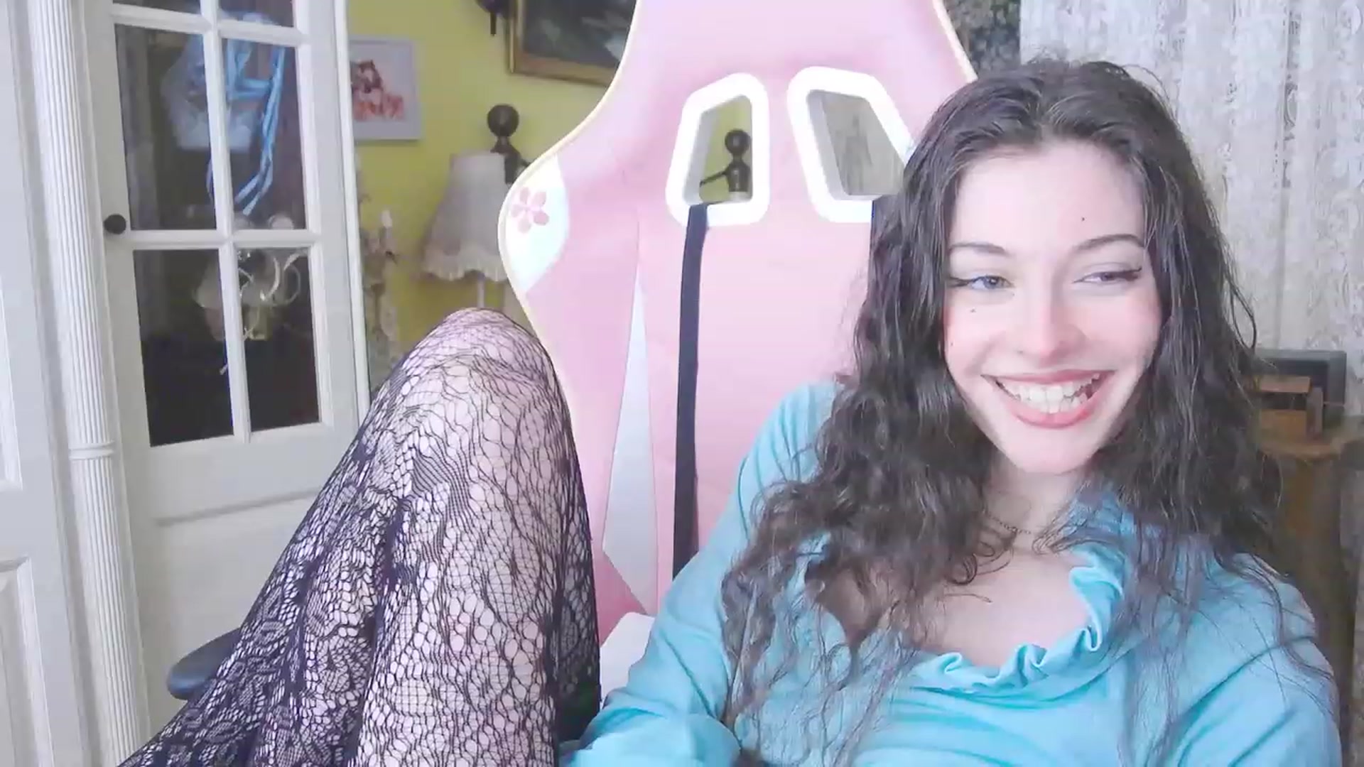 Gallery image thumbnail from viola__'s myfreecams stream on, 03/08/2024, 15:21 image 19 of 20