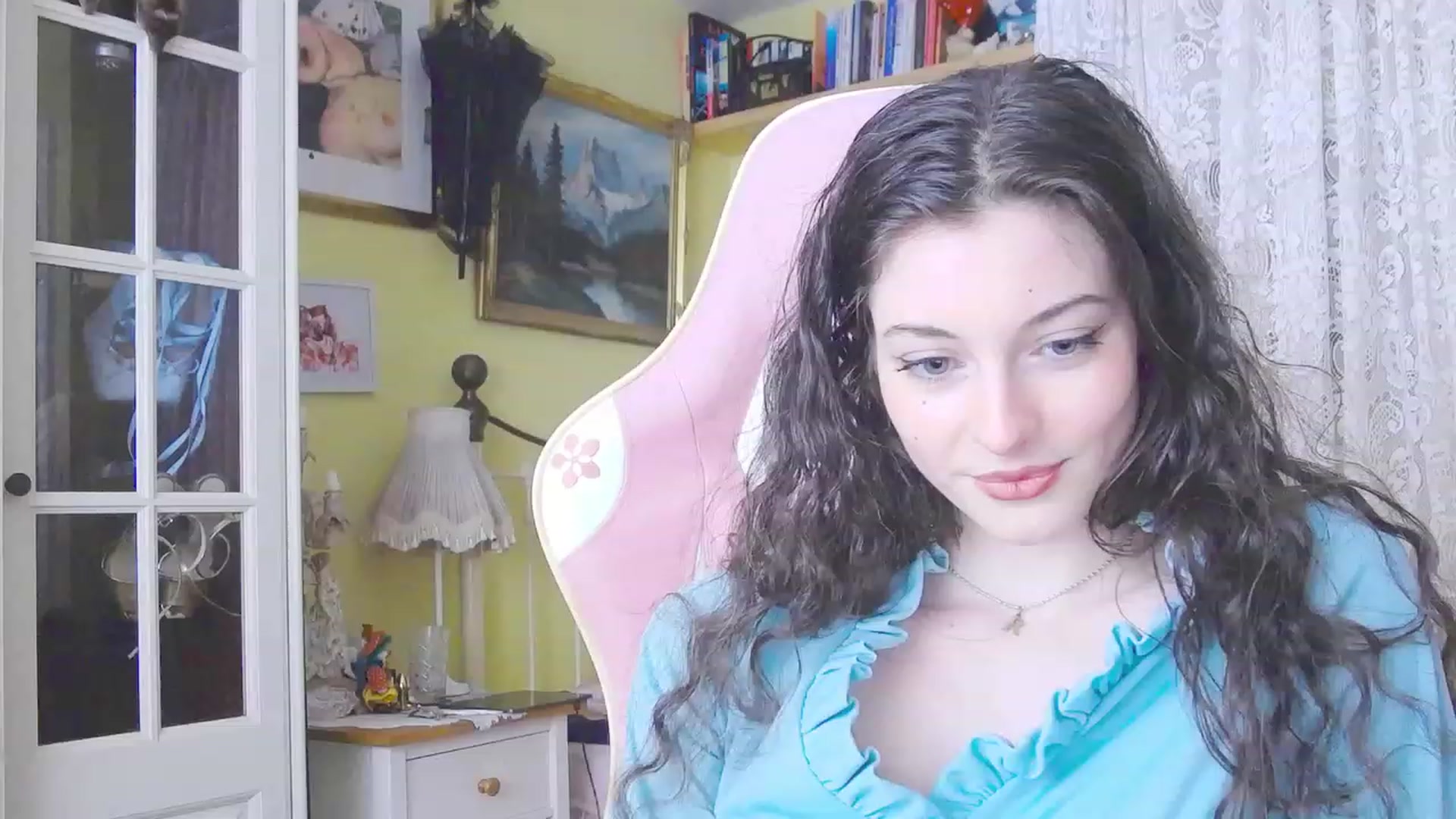Gallery image thumbnail from viola__'s myfreecams stream on, 03/08/2024, 15:21 image 8 of 20