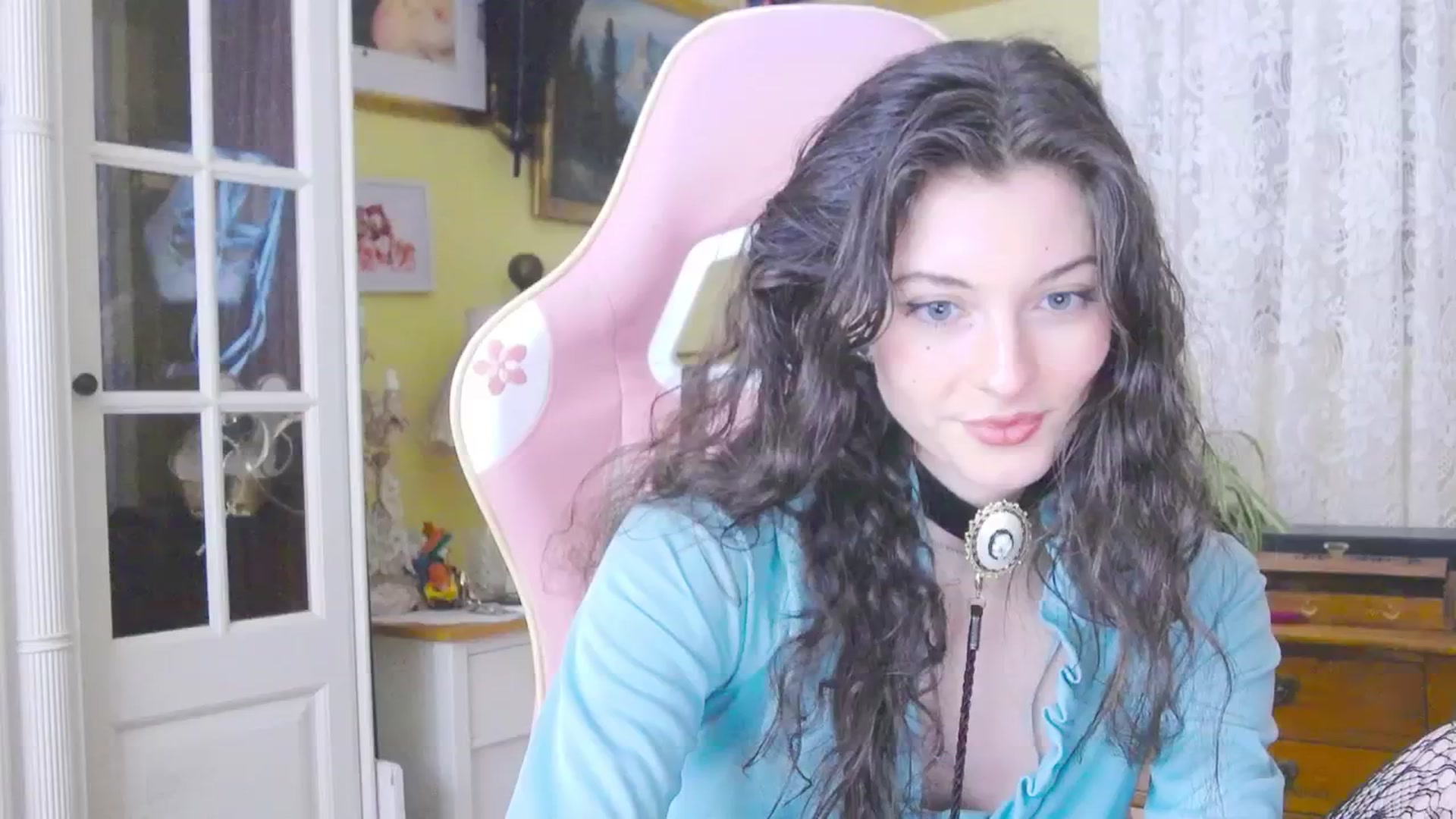 Gallery image thumbnail from viola__'s myfreecams stream on, 03/08/2024, 15:58 image 18 of 20