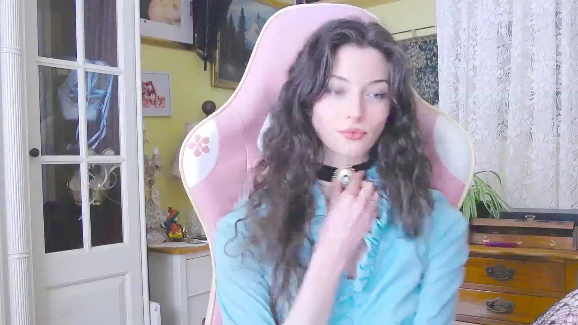 Gallery image thumbnail from viola__'s myfreecams stream on, 03/08/2024, 15:58 image 17 of 20