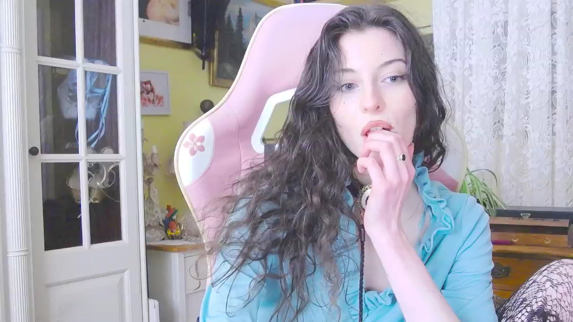 Gallery image thumbnail from viola__'s myfreecams stream on, 03/08/2024, 15:58 image 14 of 20